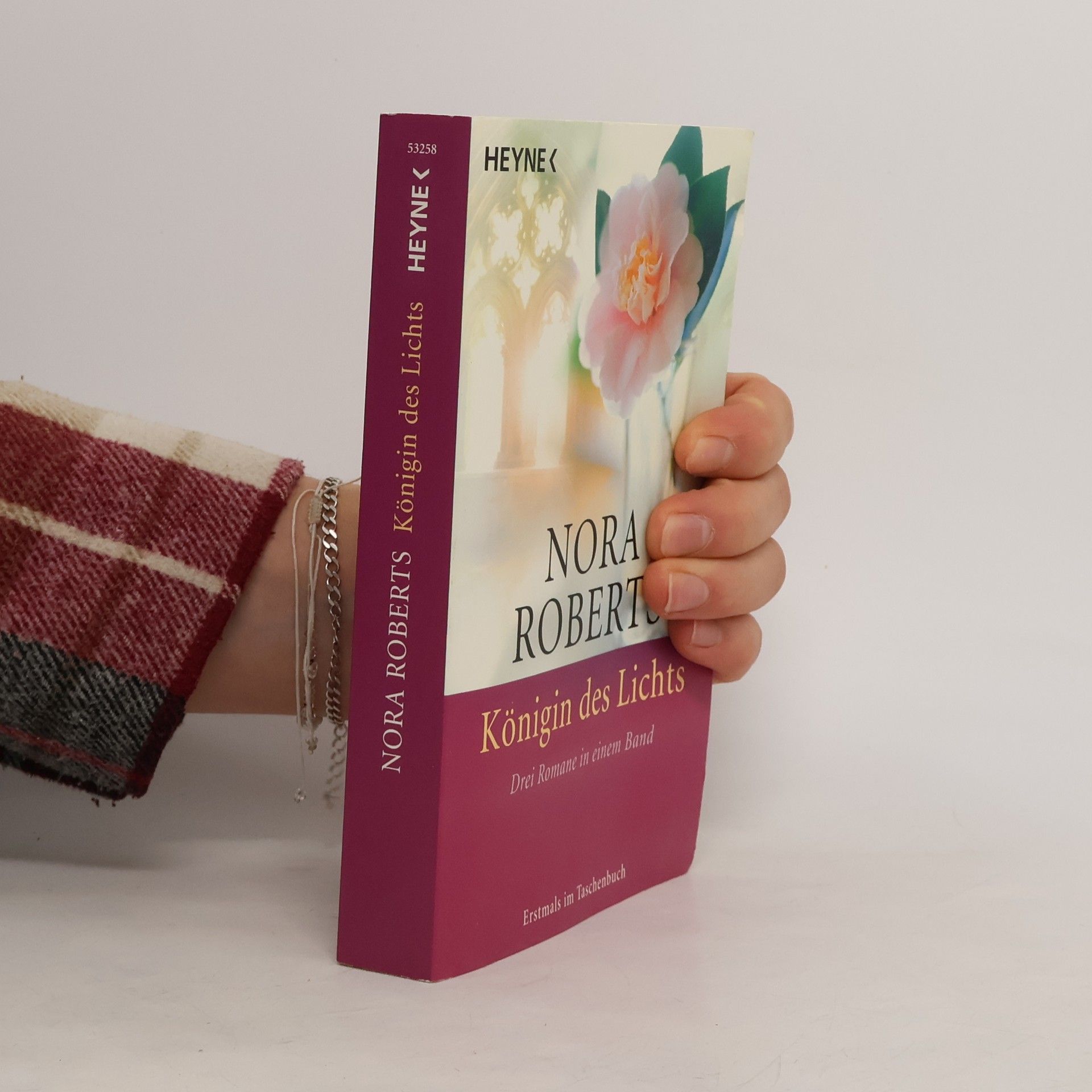 Nora Roberts Königin des Lichts : drei Romane in einem Band