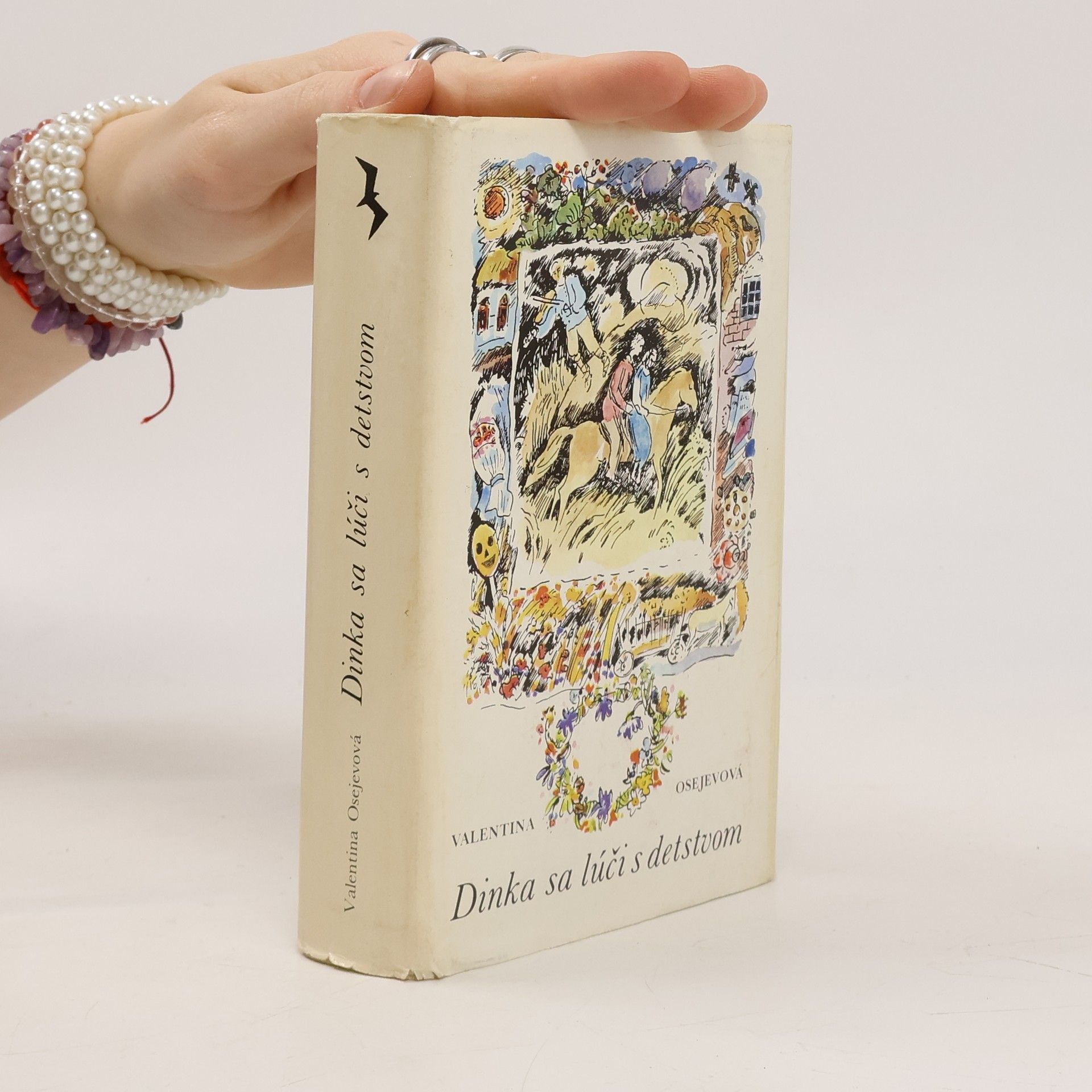 Dinka sa lúči s detstvom