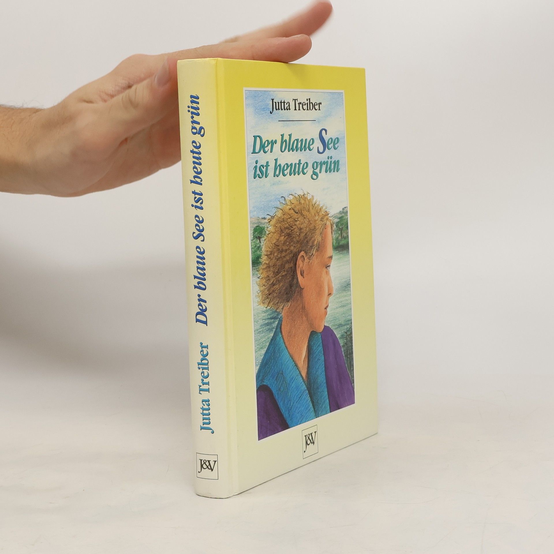 Der blaue See ist beute grün