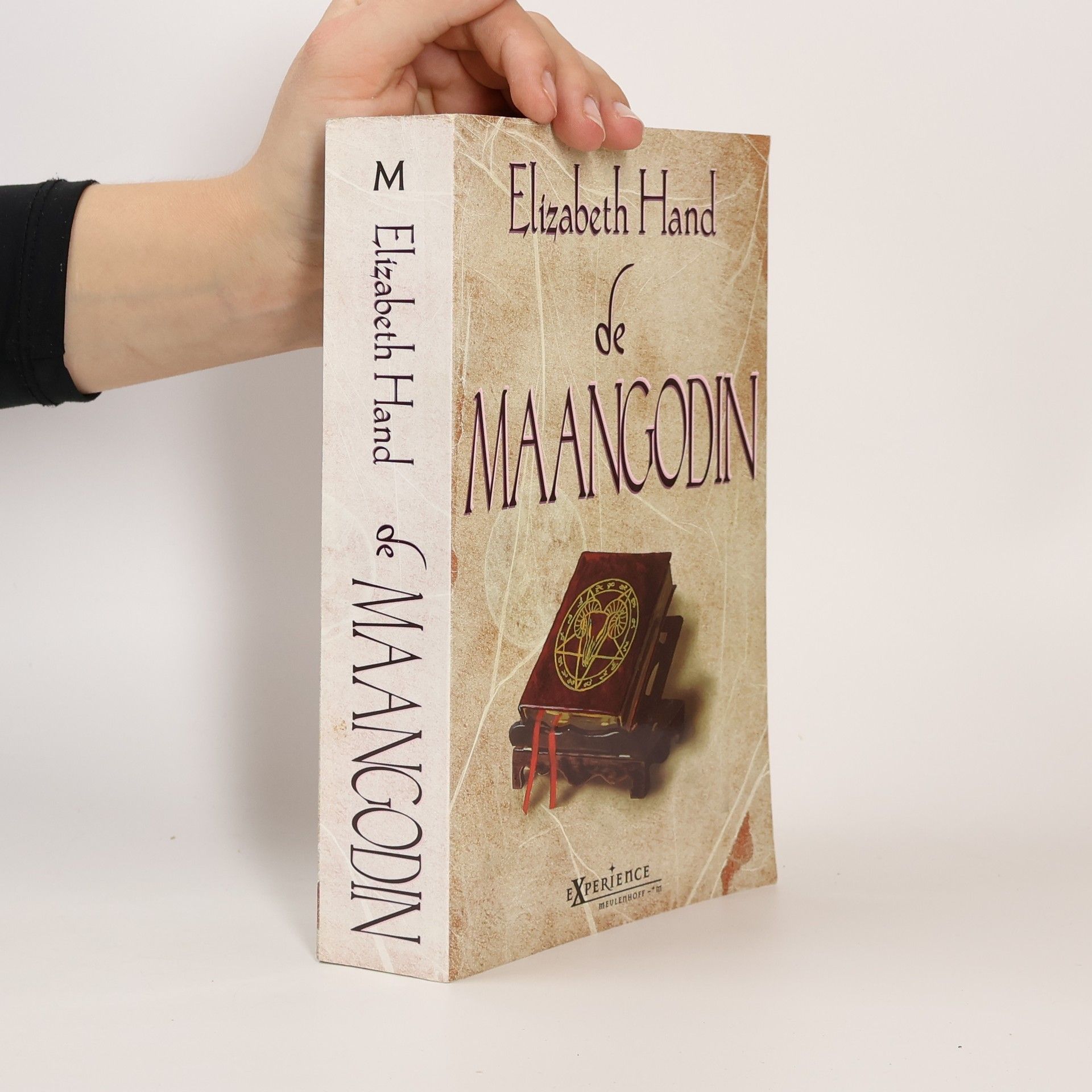 Elizabeth Hand De maangodin