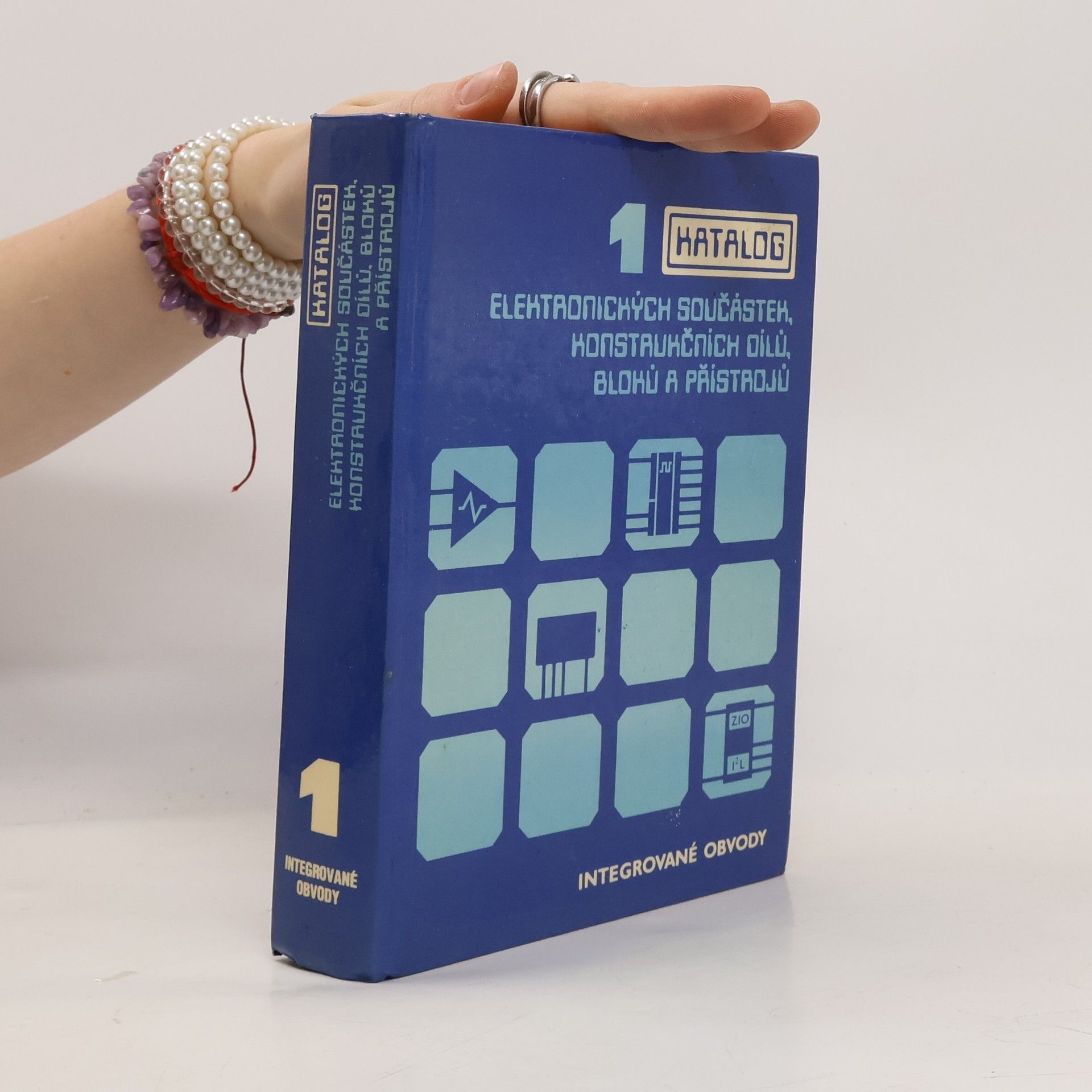 Vlastimil Halamíček Katalog elektronických součástek, konstrukčních dílů, bloků a přístrojů 1.