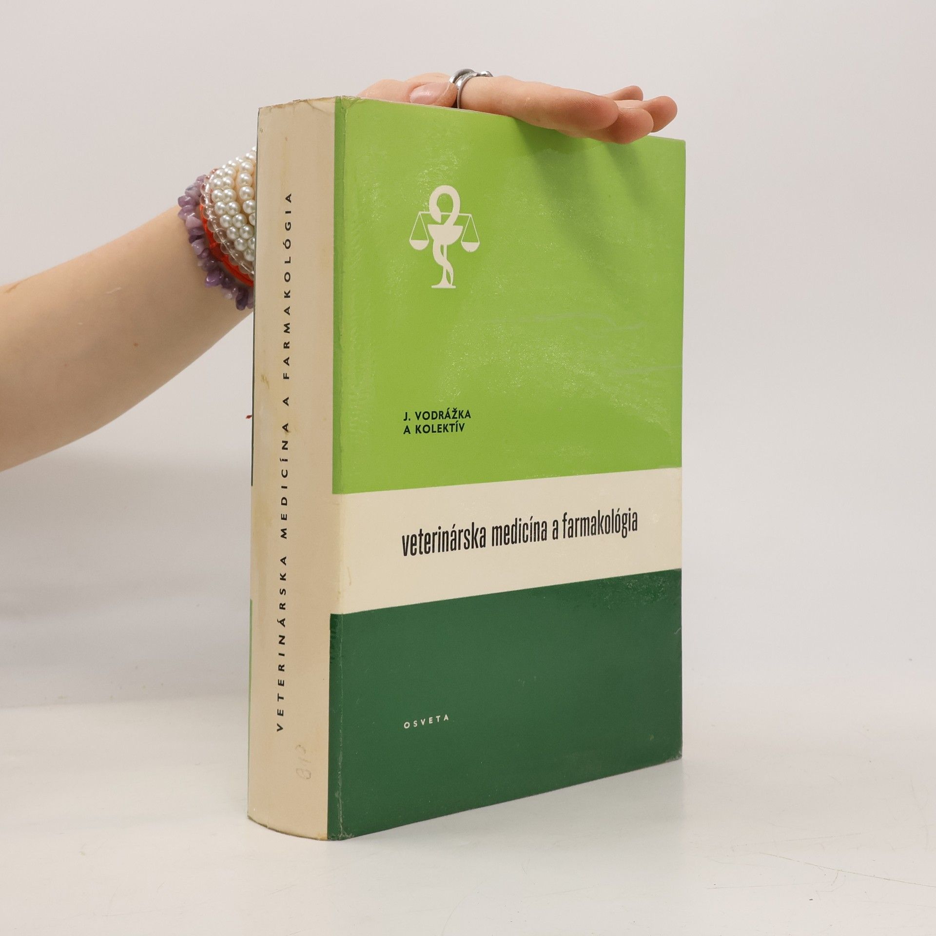Autorenkollektiv Veterinárska medicína a farmakológia