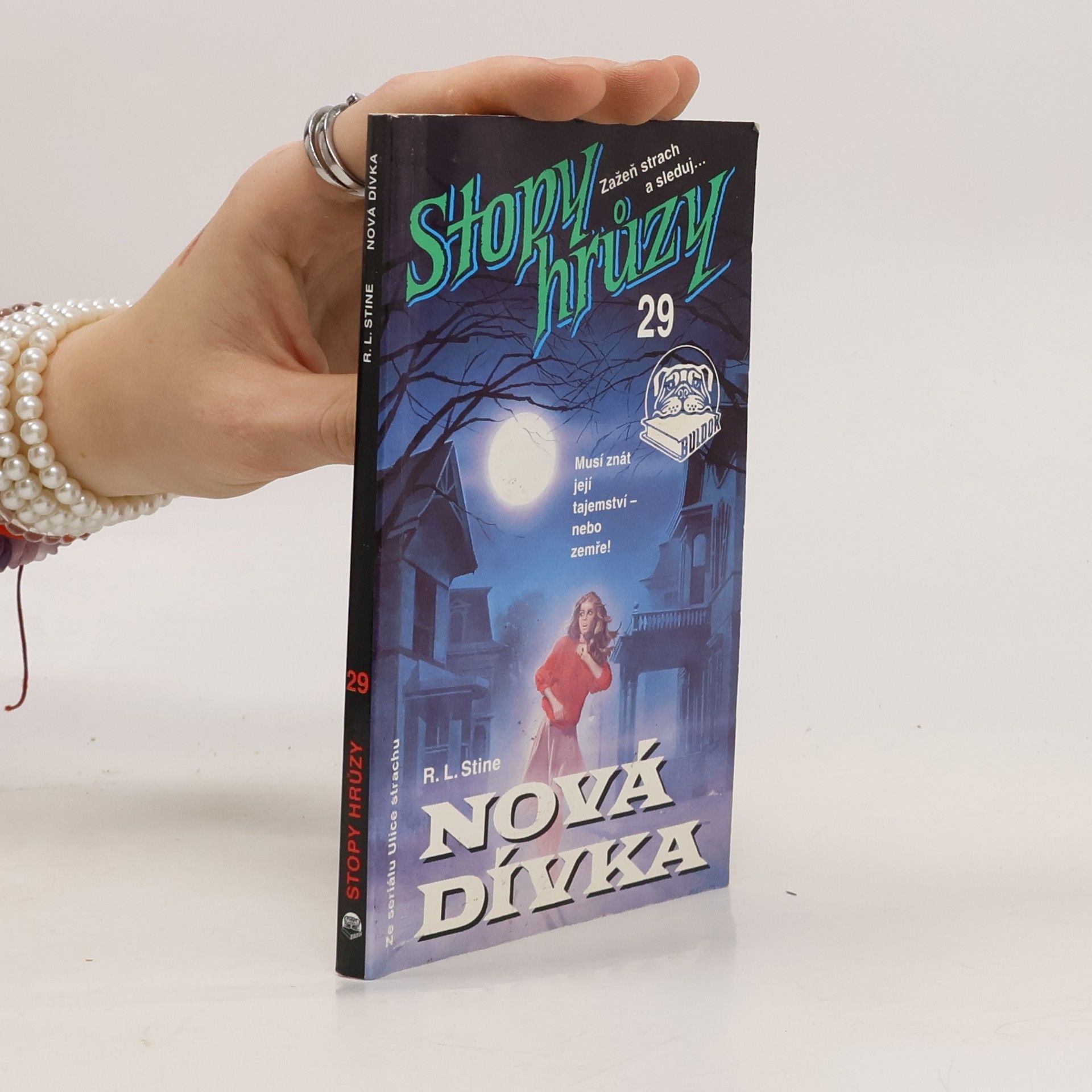 R. L. Stine Nová dívka