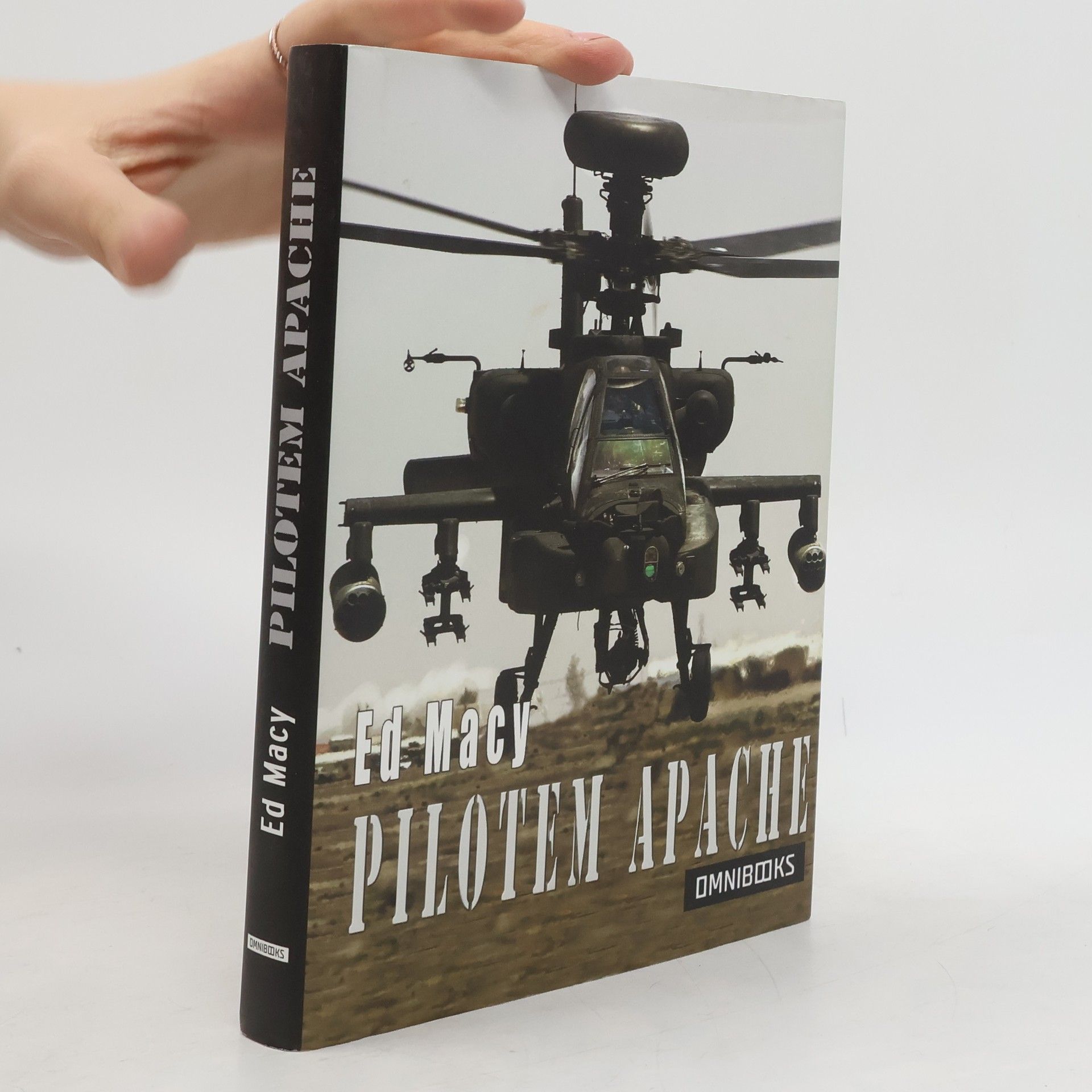 Ed Macy Pilotem Apache