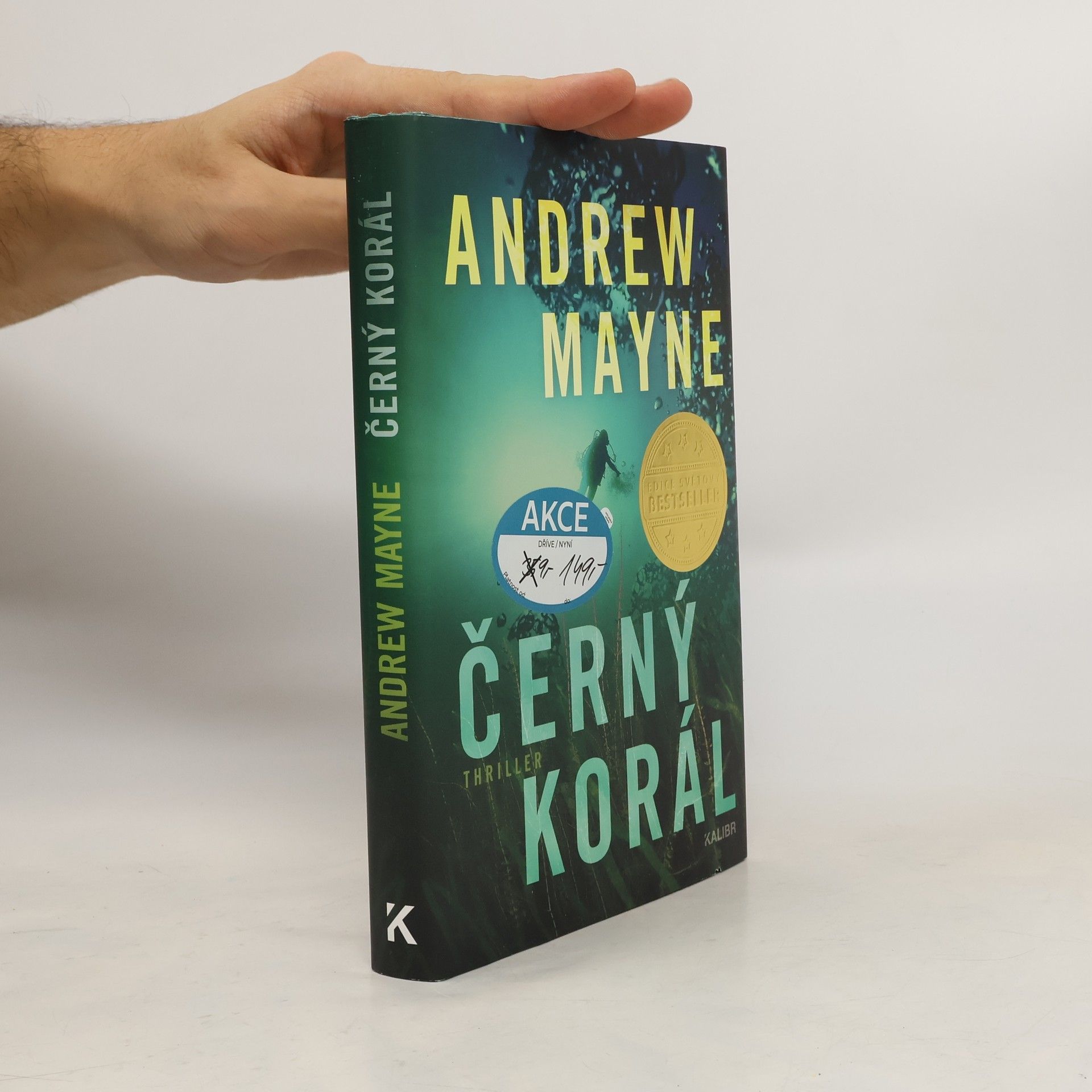 Andrew Mayne Černý korál