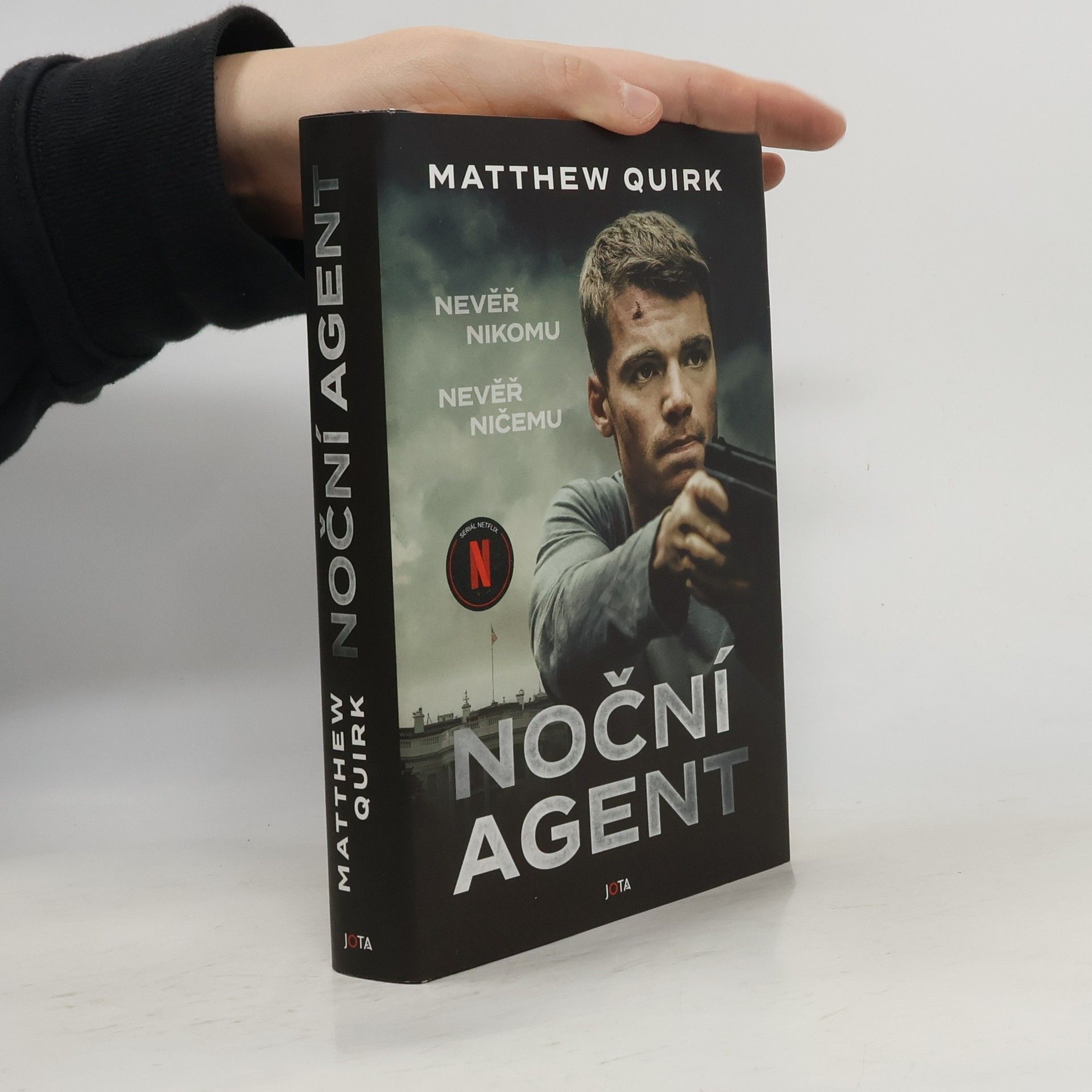 Matthew Quirk Noční agent