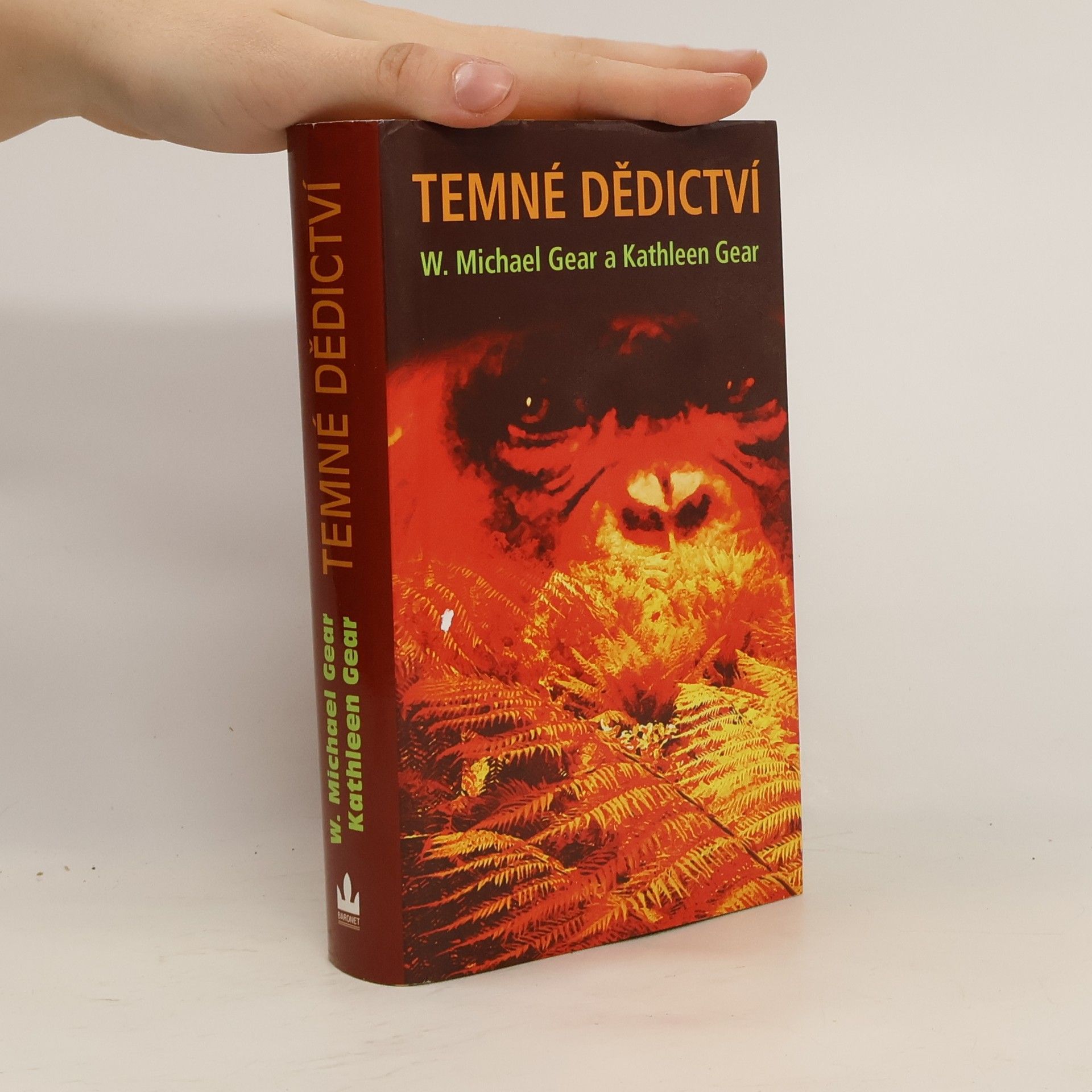 W. Michael Gear Temné dědictví