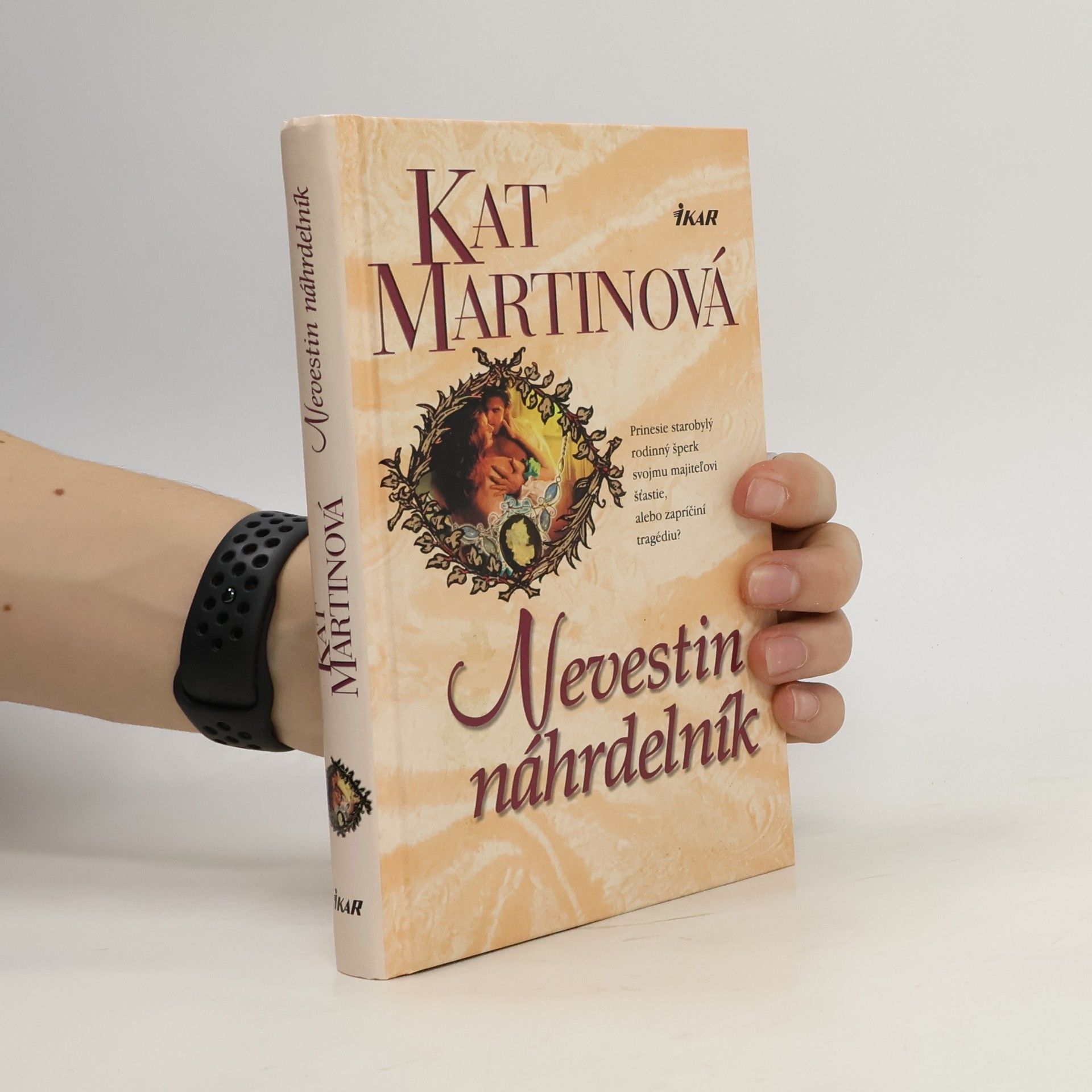 Kat Martinová Nevestin náhrdelník