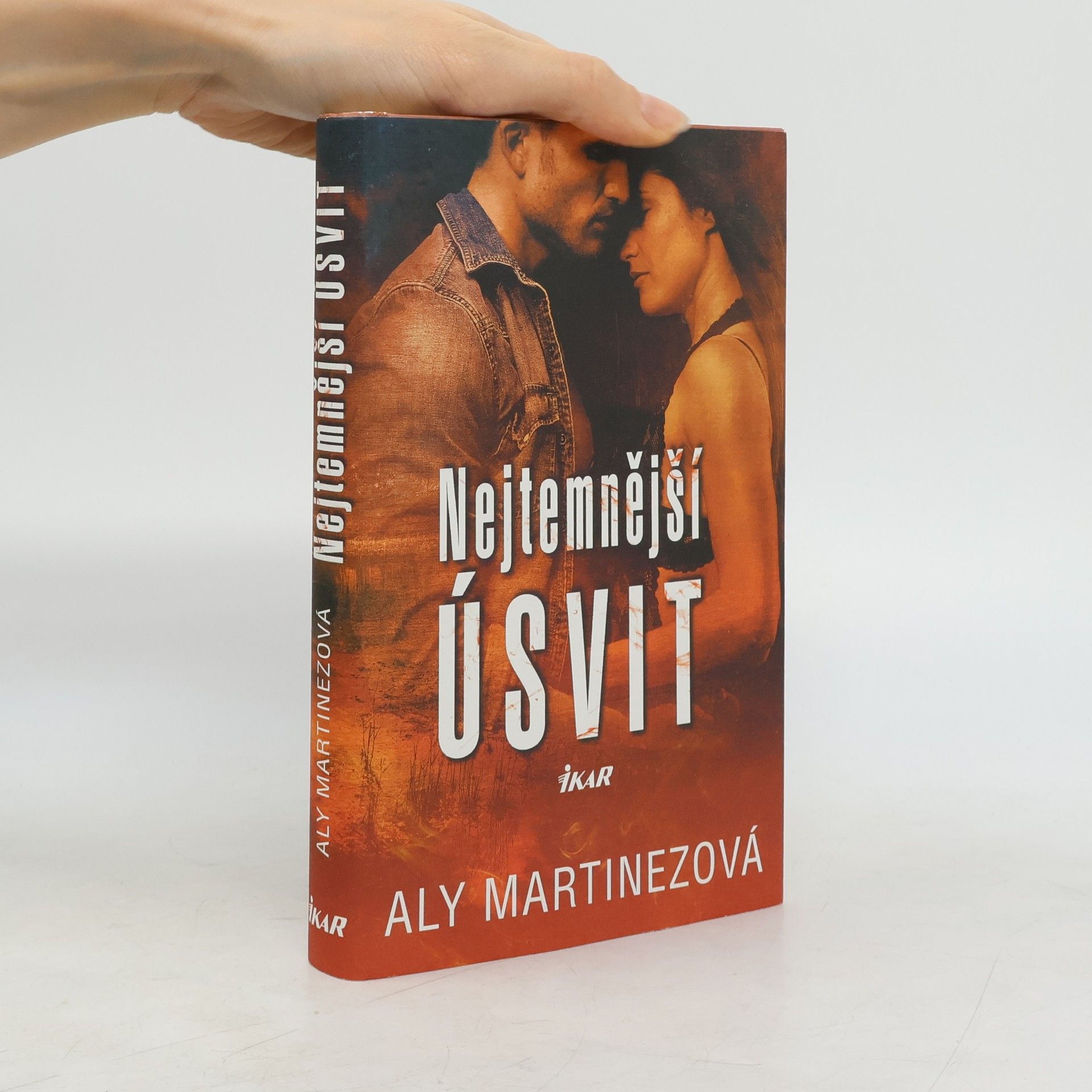 Aly Martinez Nejtemnější úsvit