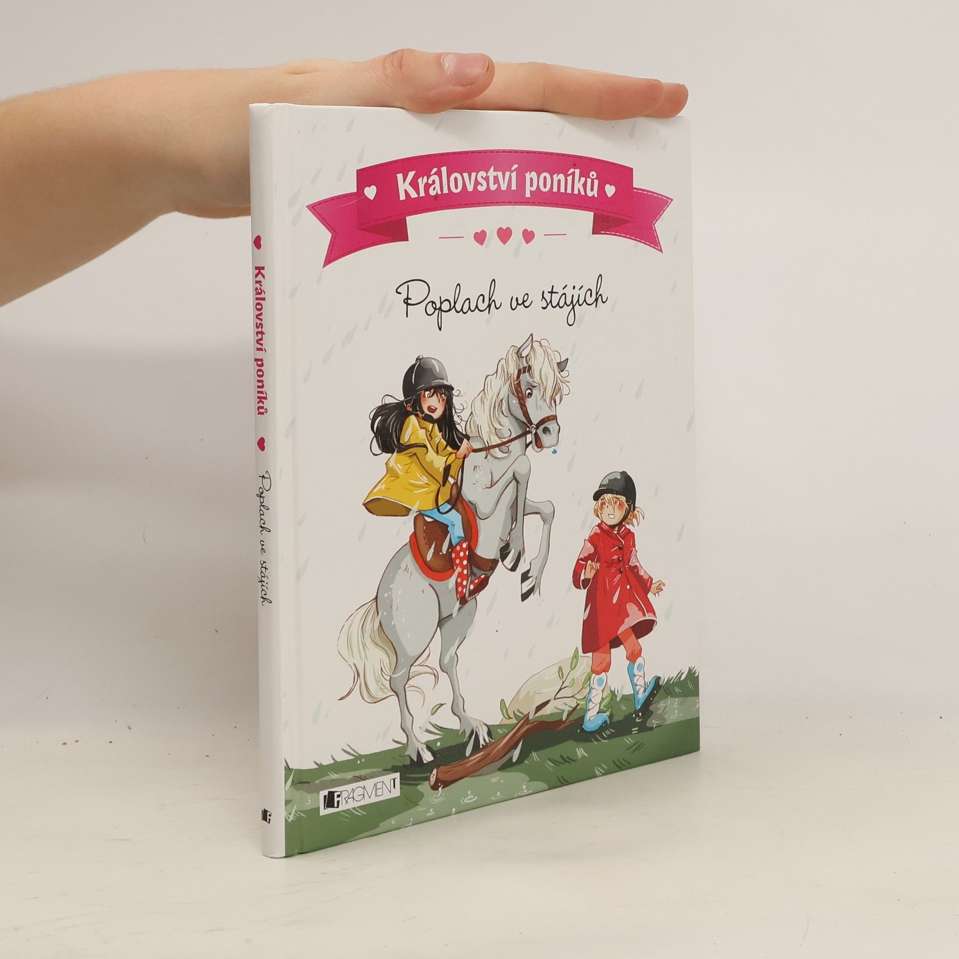 Juliette Parachini Deny Poplach ve stájích