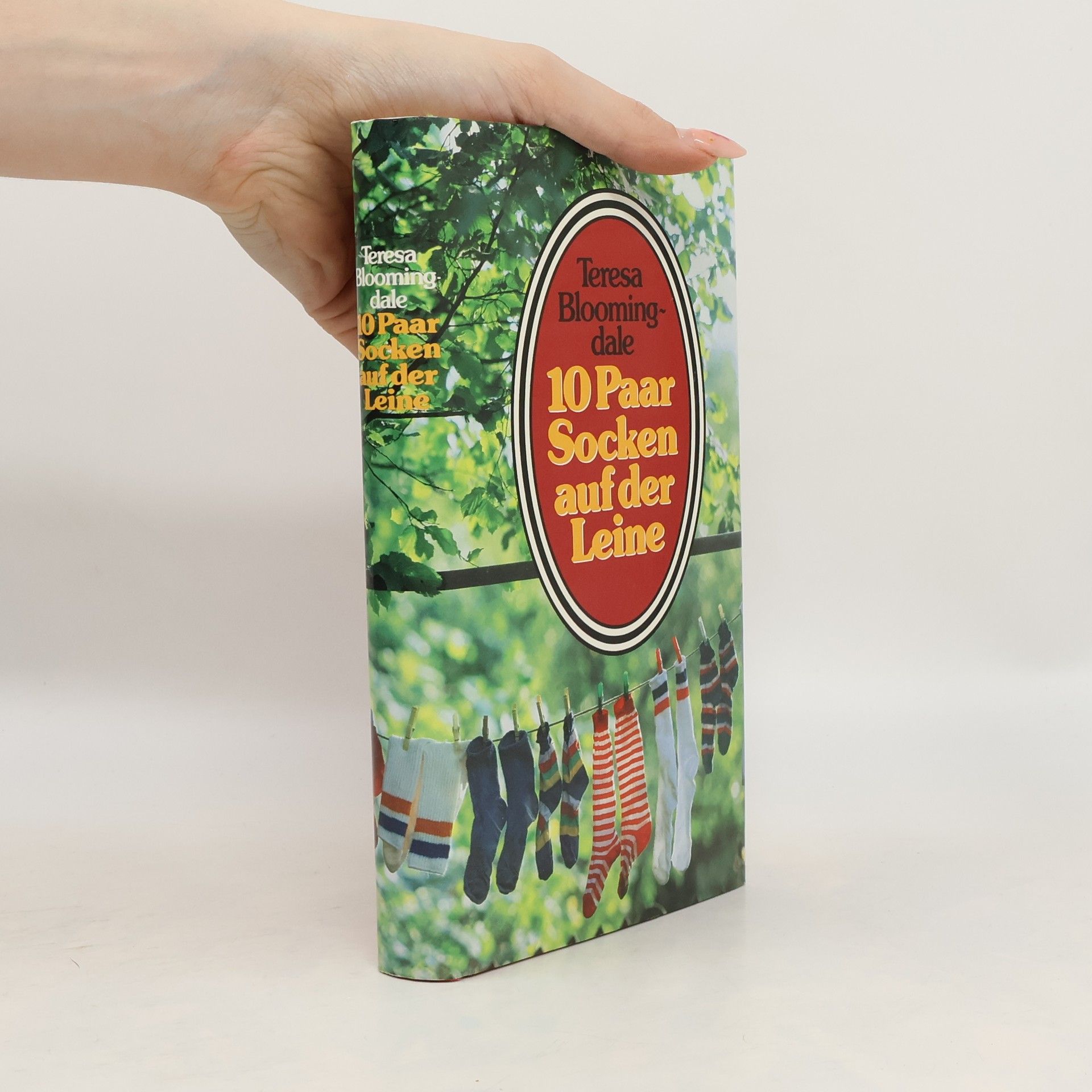 10 Paar Socken auf der Leine