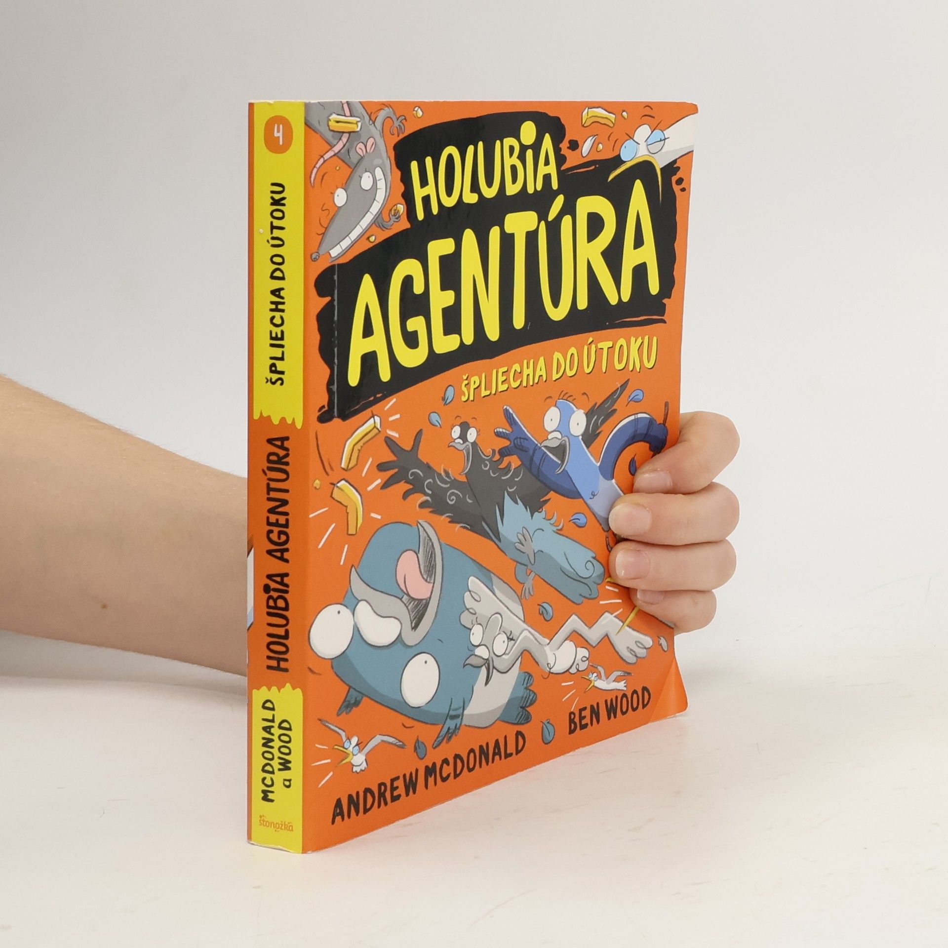 Holubia agentúra špliecha do útoku