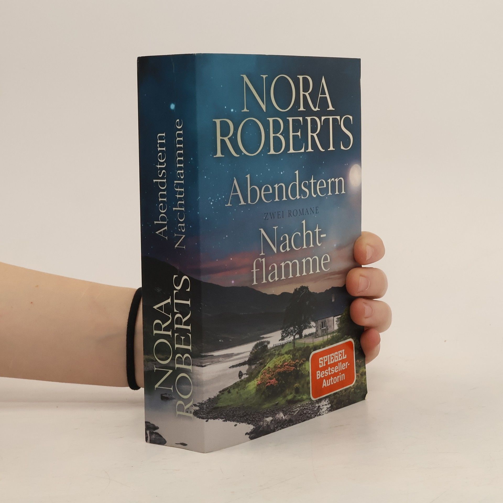 Nora Roberts Abendstern. Nachtflamme