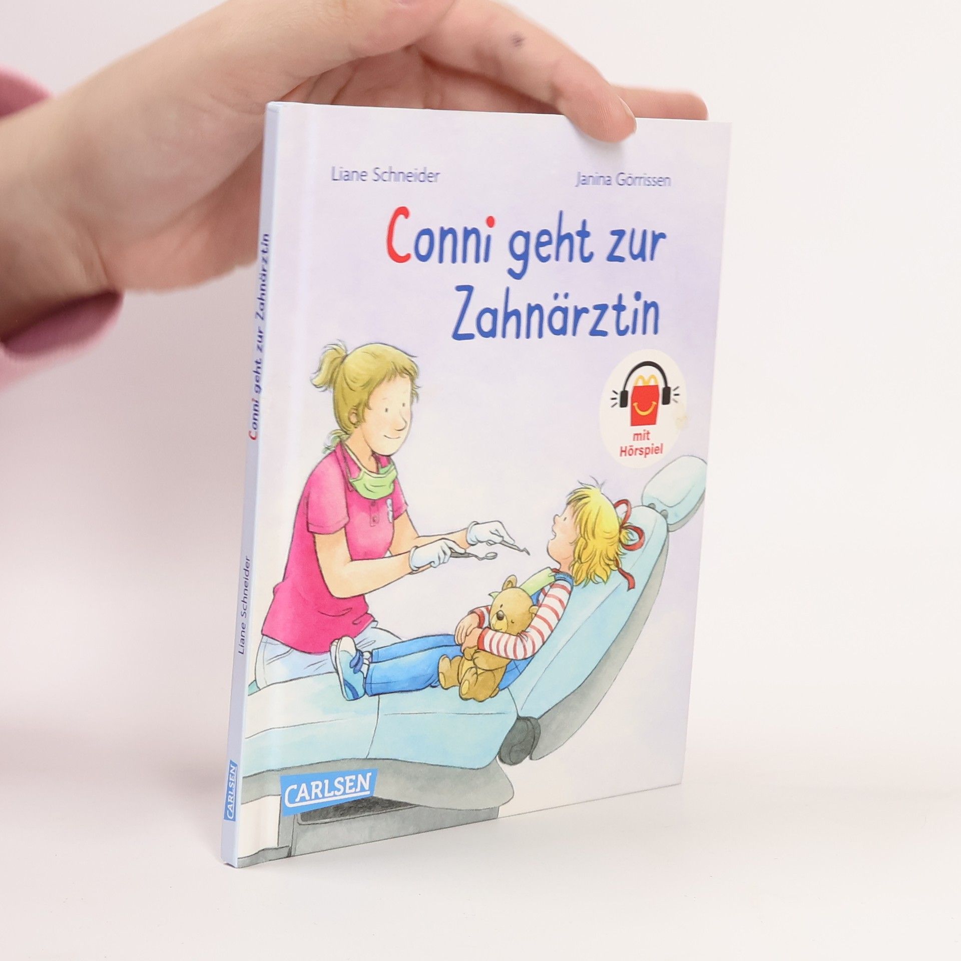 Janina Görrissen Conni geht zur Zahnärztin