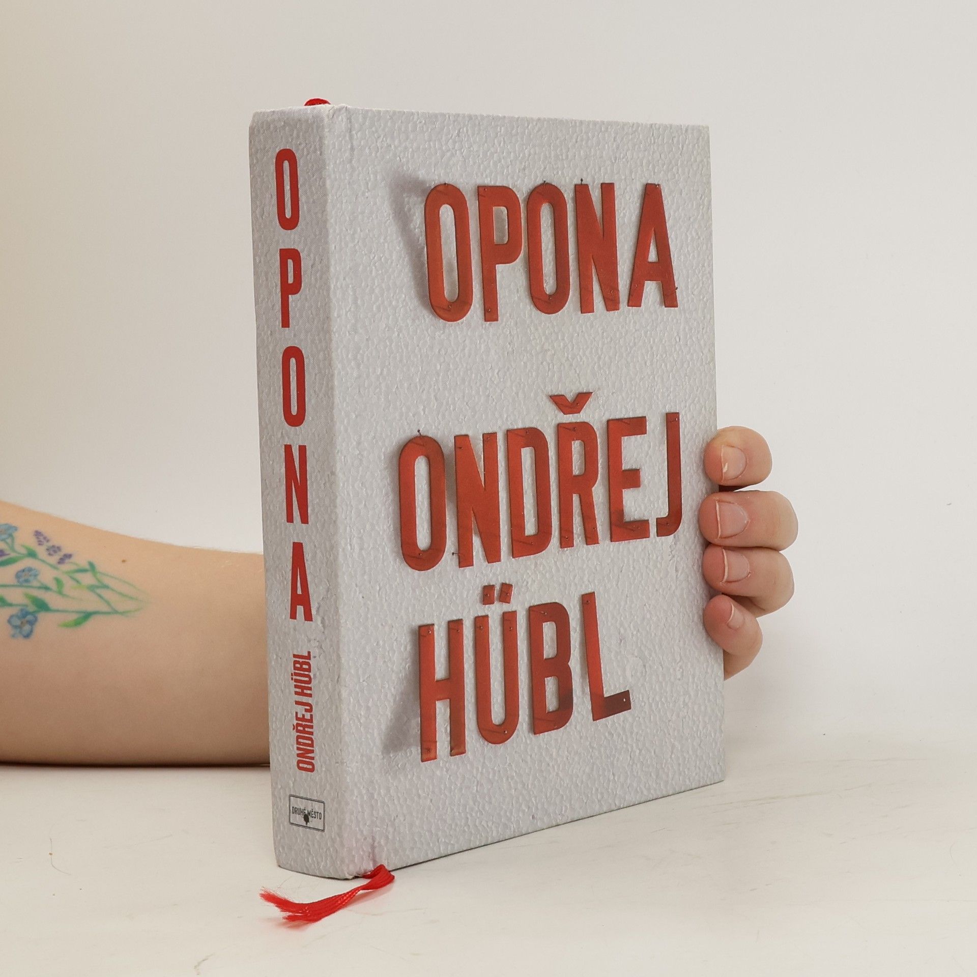 Ondřej Hübl Opona