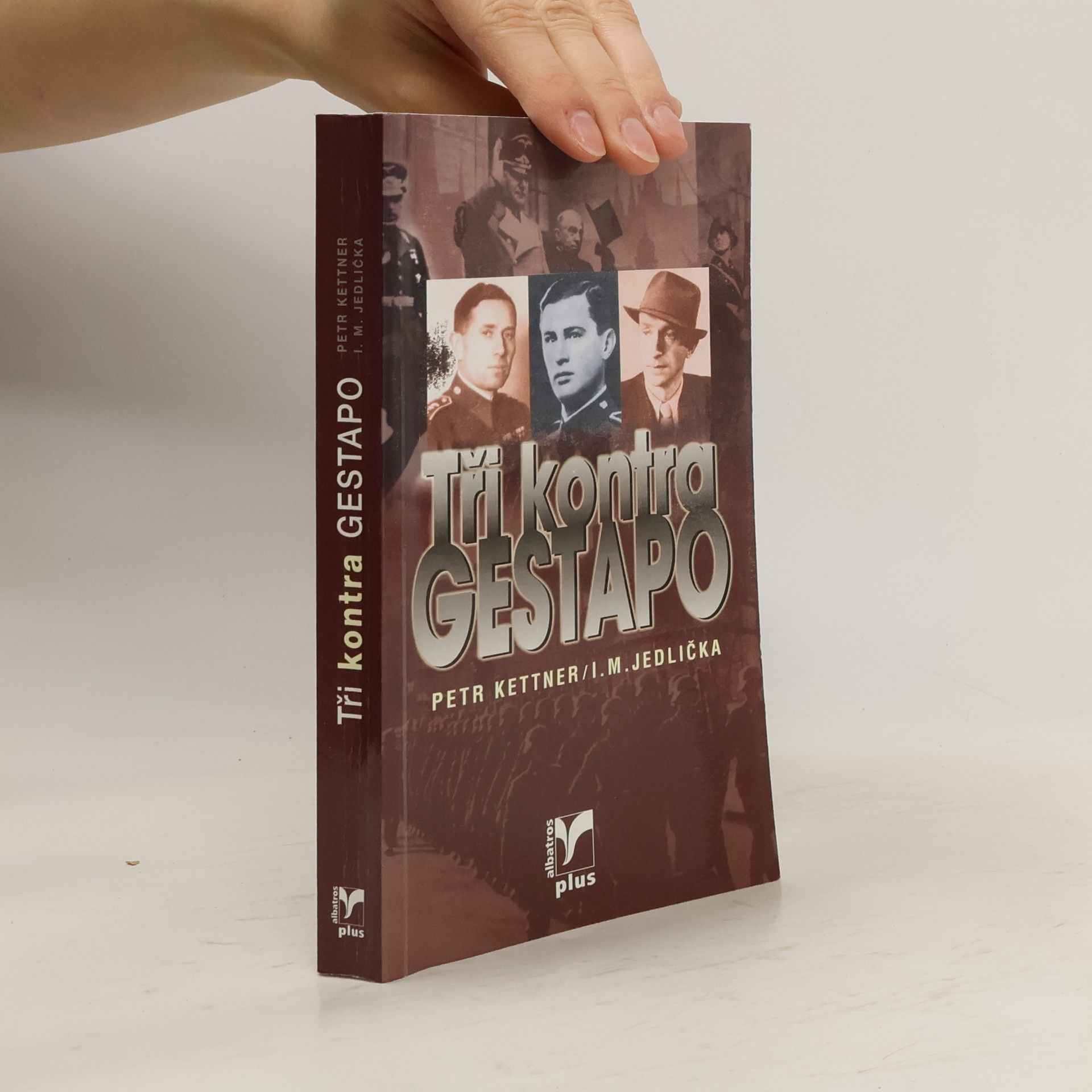 Tři kontra gestapo