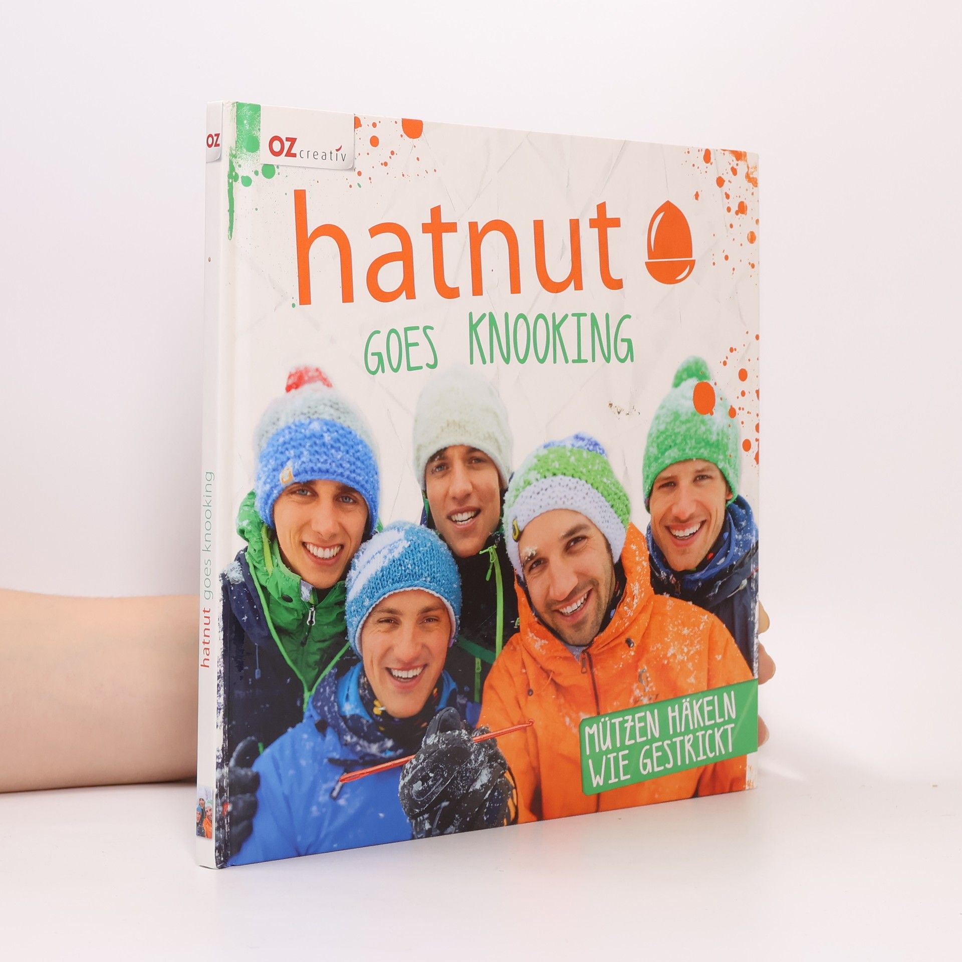 Wolf-Peter Ulrich Hatnut goes knooking ; [Mützen häkeln wie gestrickt]