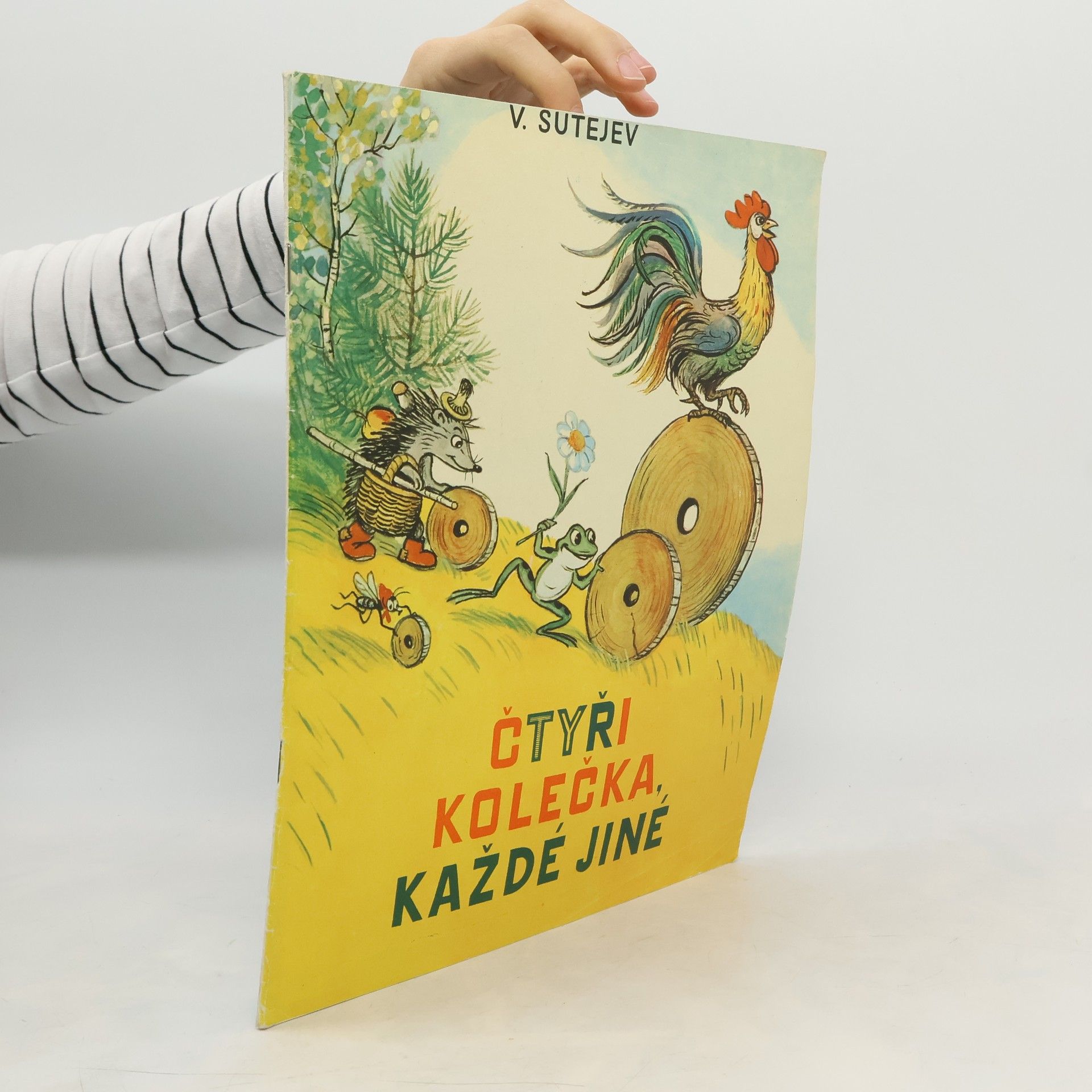 Vladimir Grigor'jevič Sutejev Čtyři kolečka, každé jiné