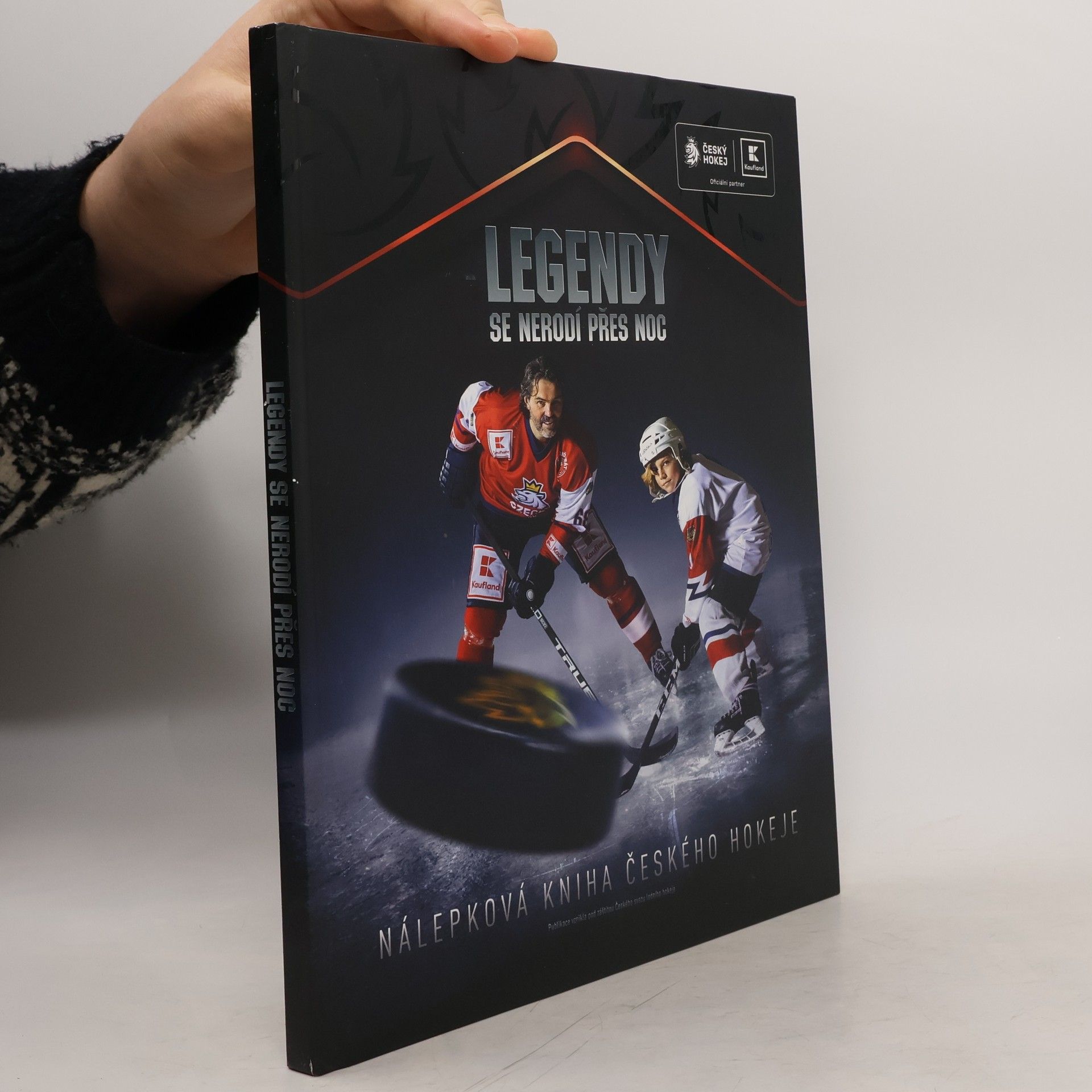 Legendy se nerodí přes noc - Nálepková kniha českého hokeje