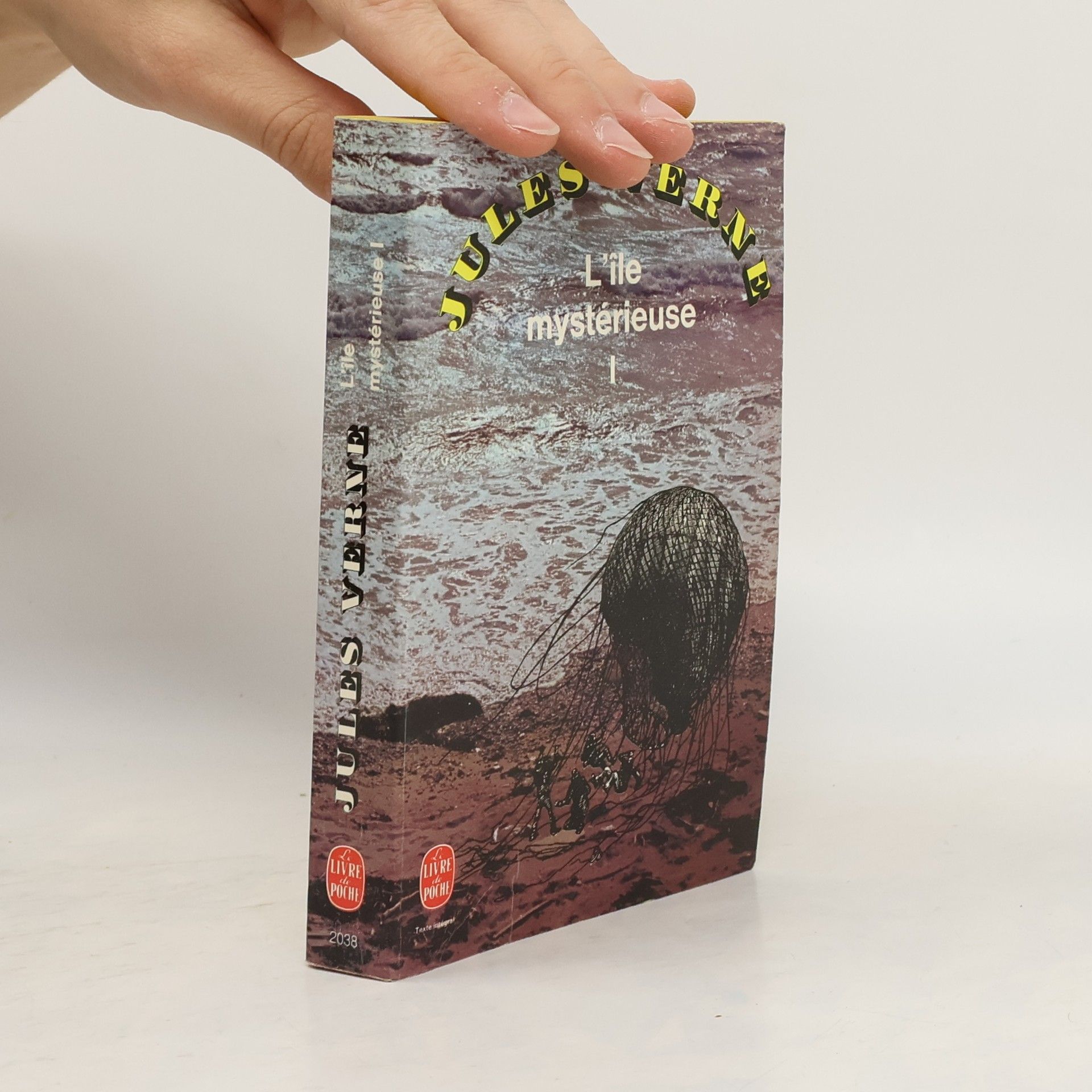 Jules Verne L'île Mystérieuse. Tome 1