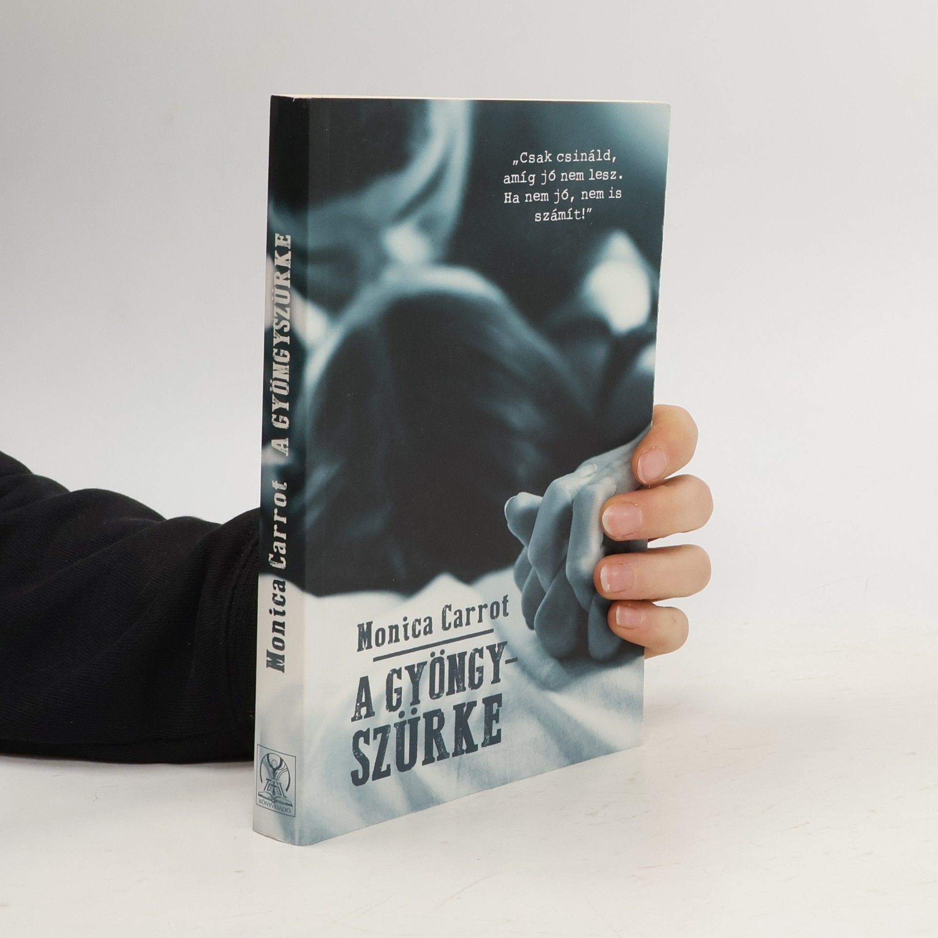 Monica Carrot A gyöngyszürke