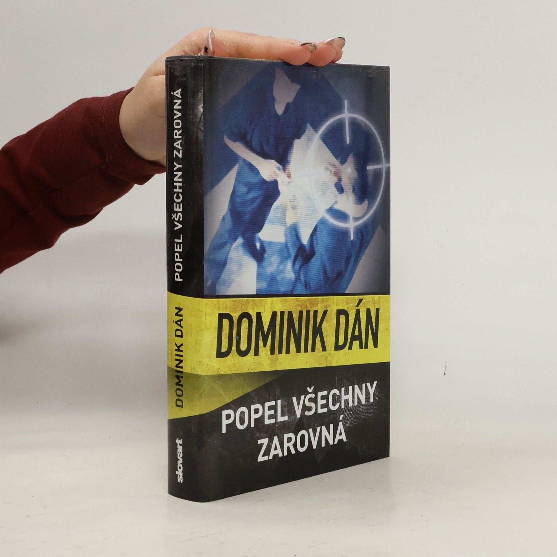 Dominik Dán Popel všechny zarovná