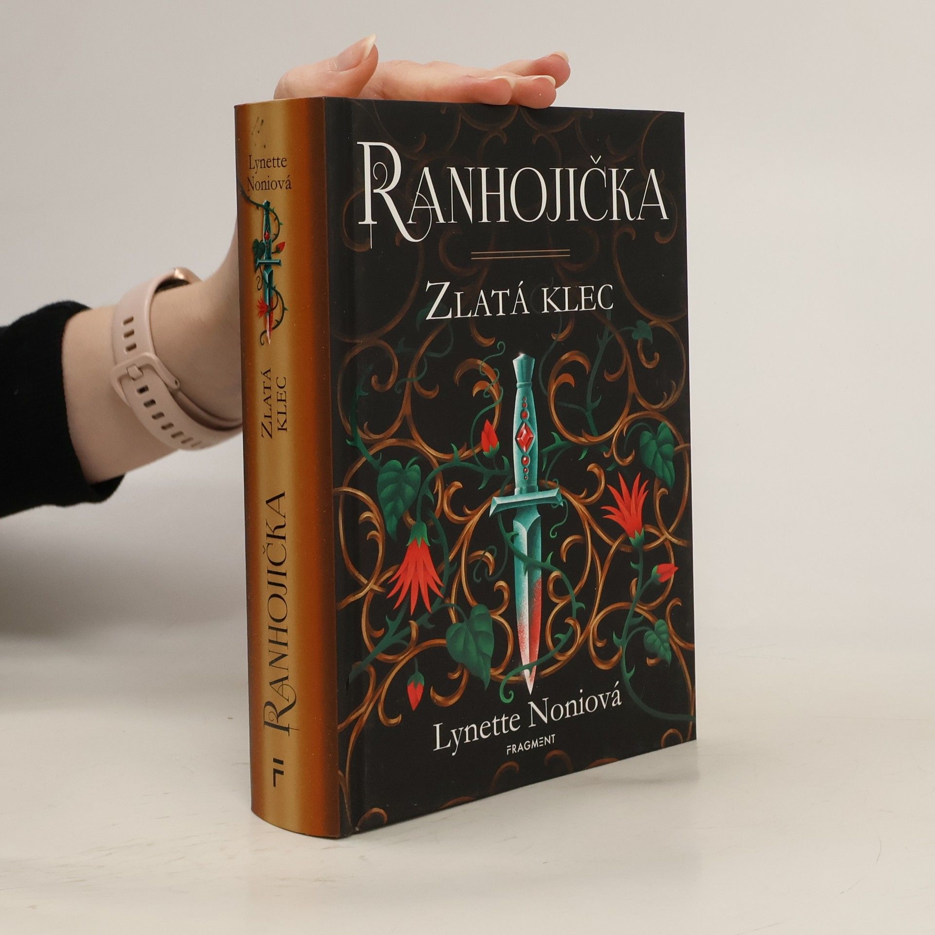 Lynette Noni Ranhojička. Zlatá klec