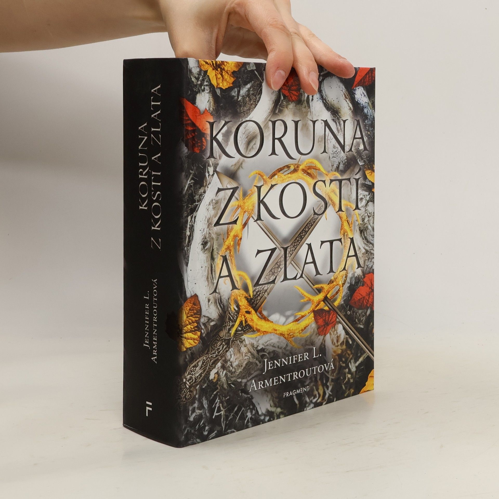 Jennifer L. Armentrout Koruna z kostí a zlata