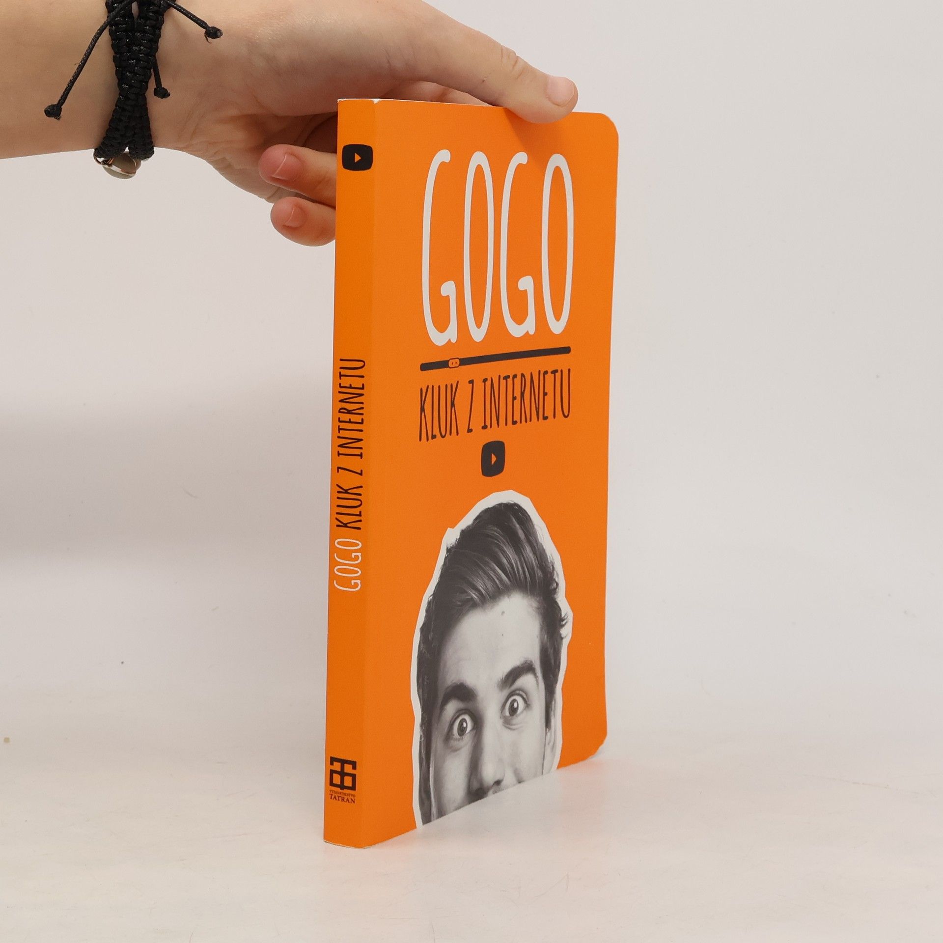 Gogo: Kluk z internetu