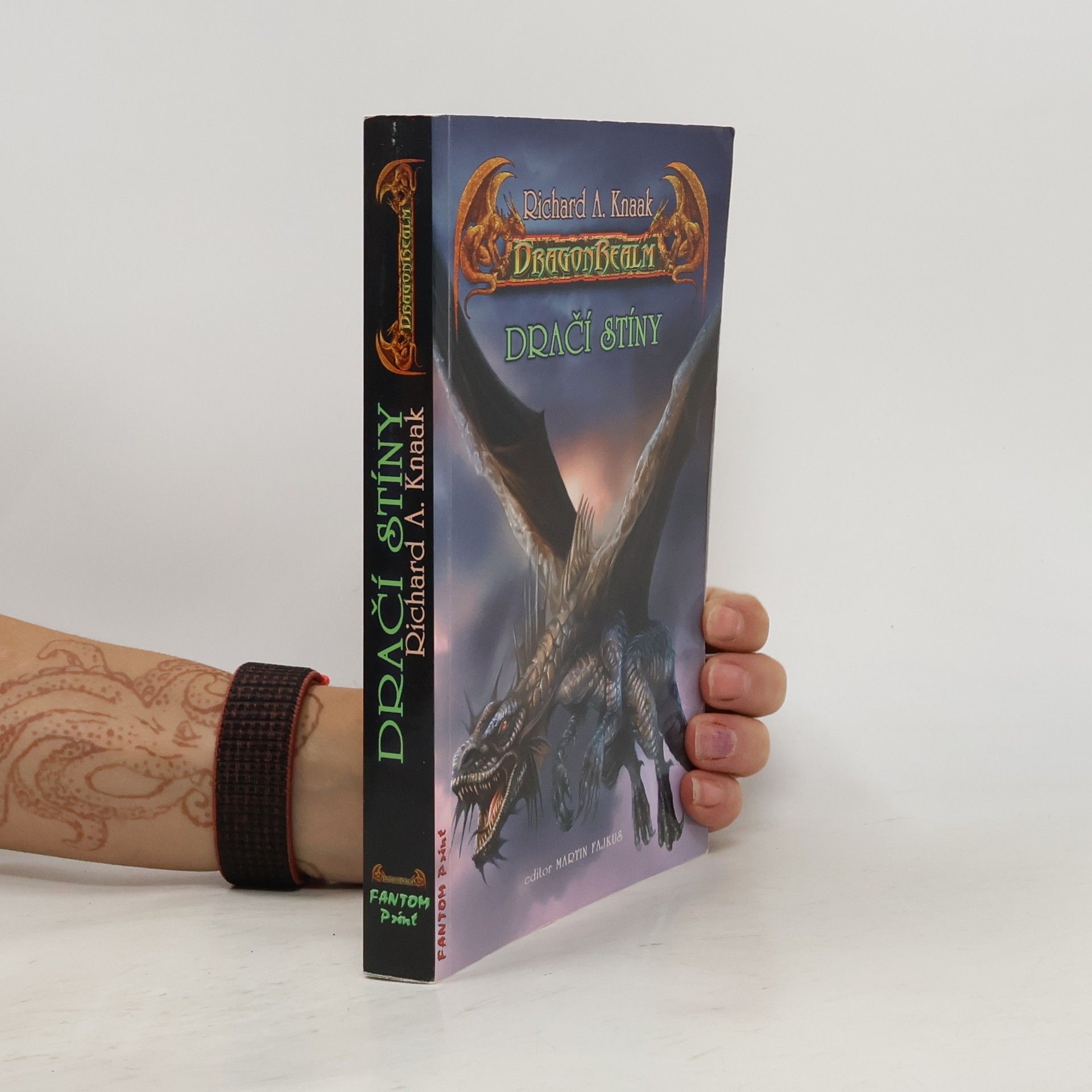 Richard A. Knaak Dračí stíny