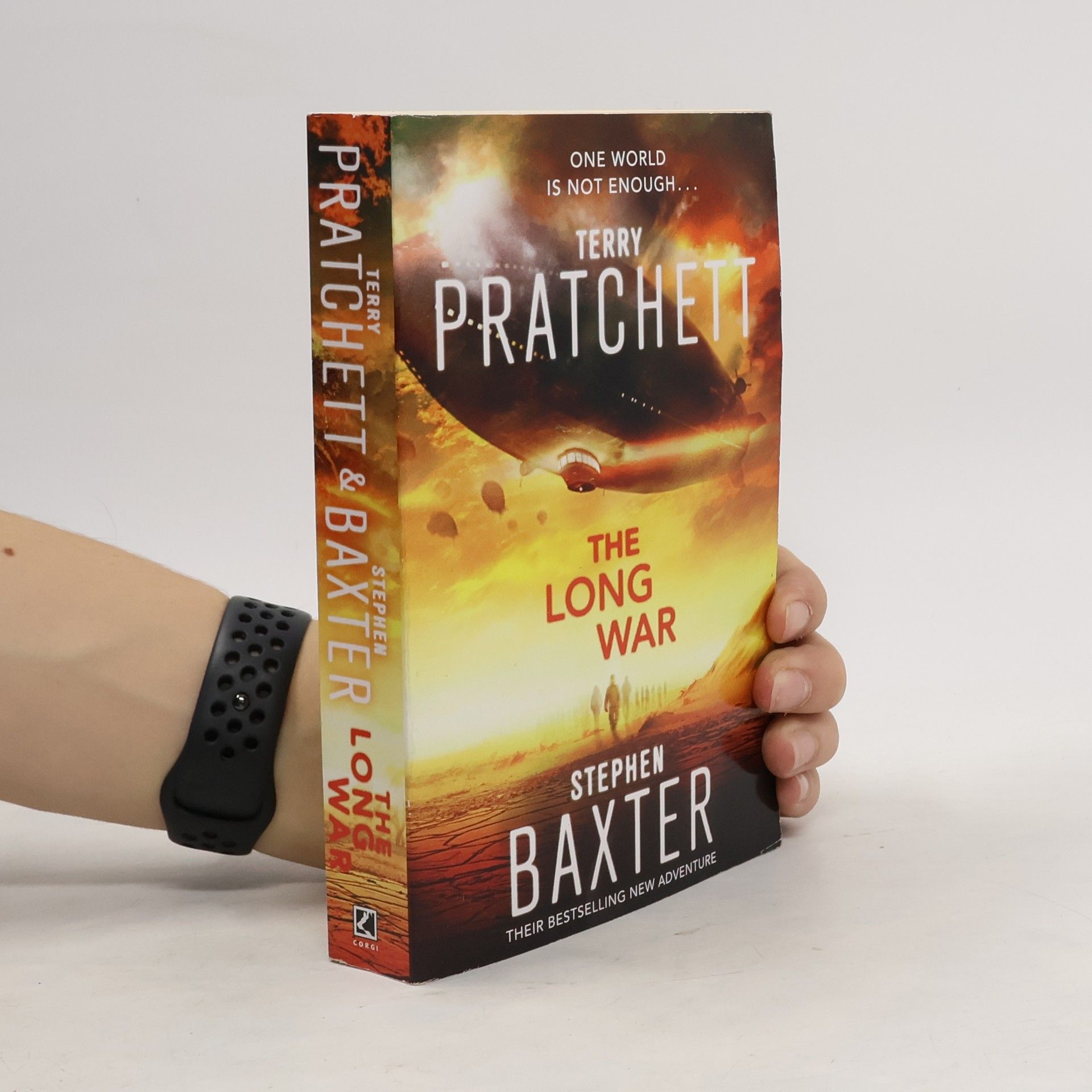 Terry Pratchett The long war
