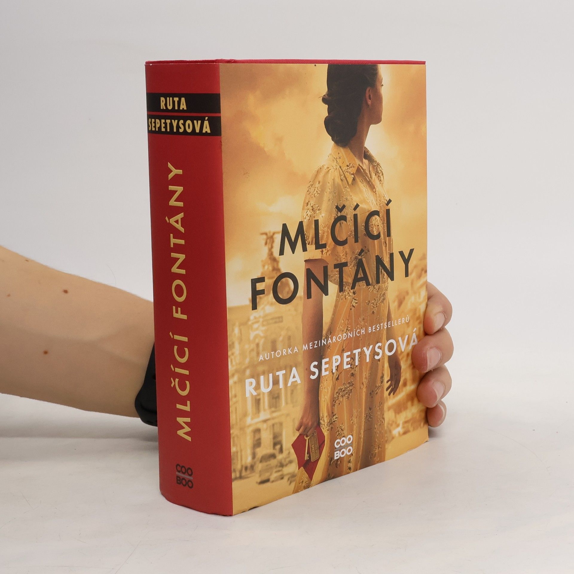 Ruta Sepetys Mlčící fontány