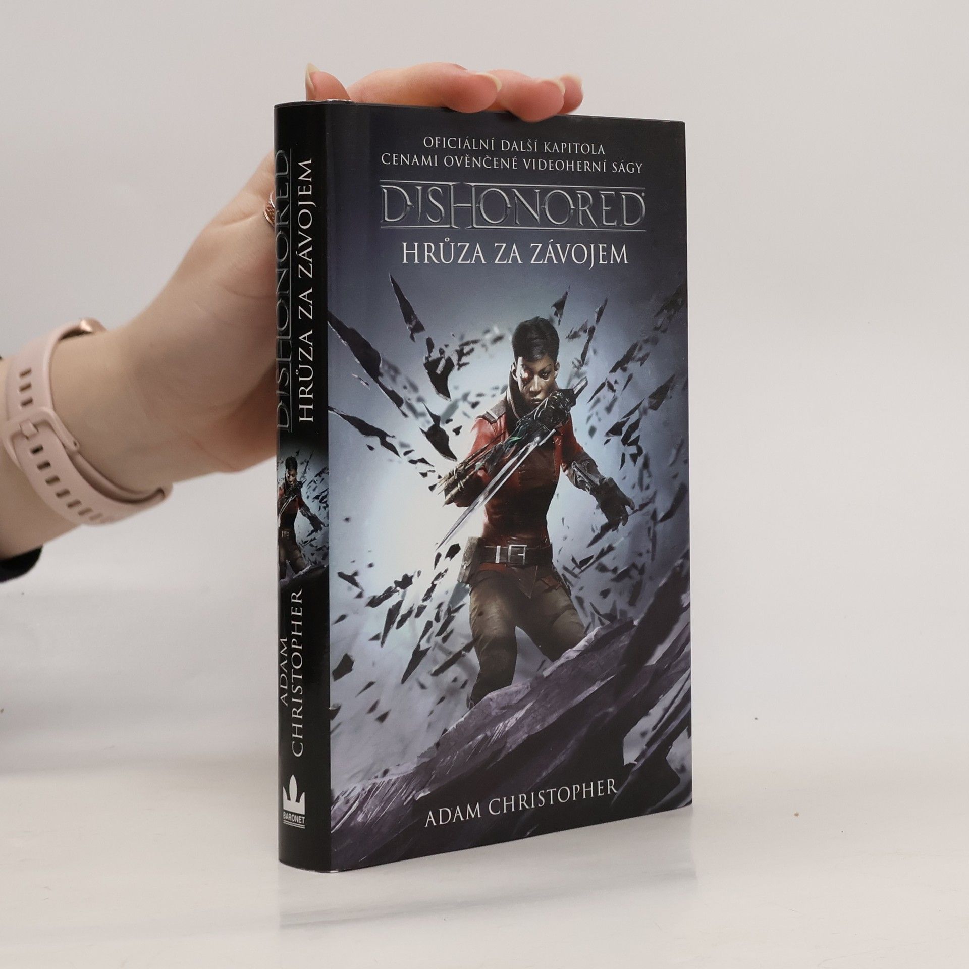 Adam Christopher Hrůza za závojem