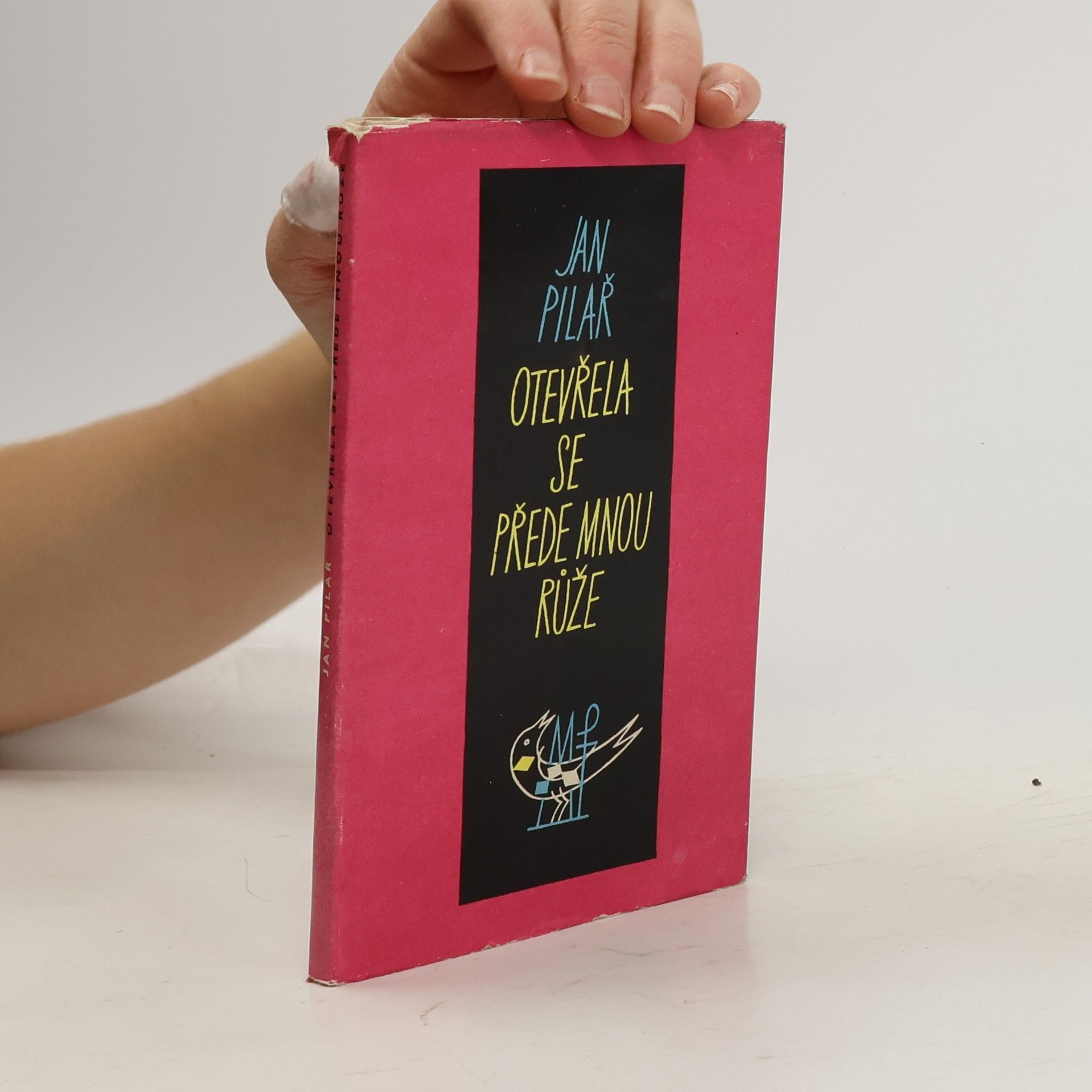 Jan Pilař Otevřela se přede mnou růže