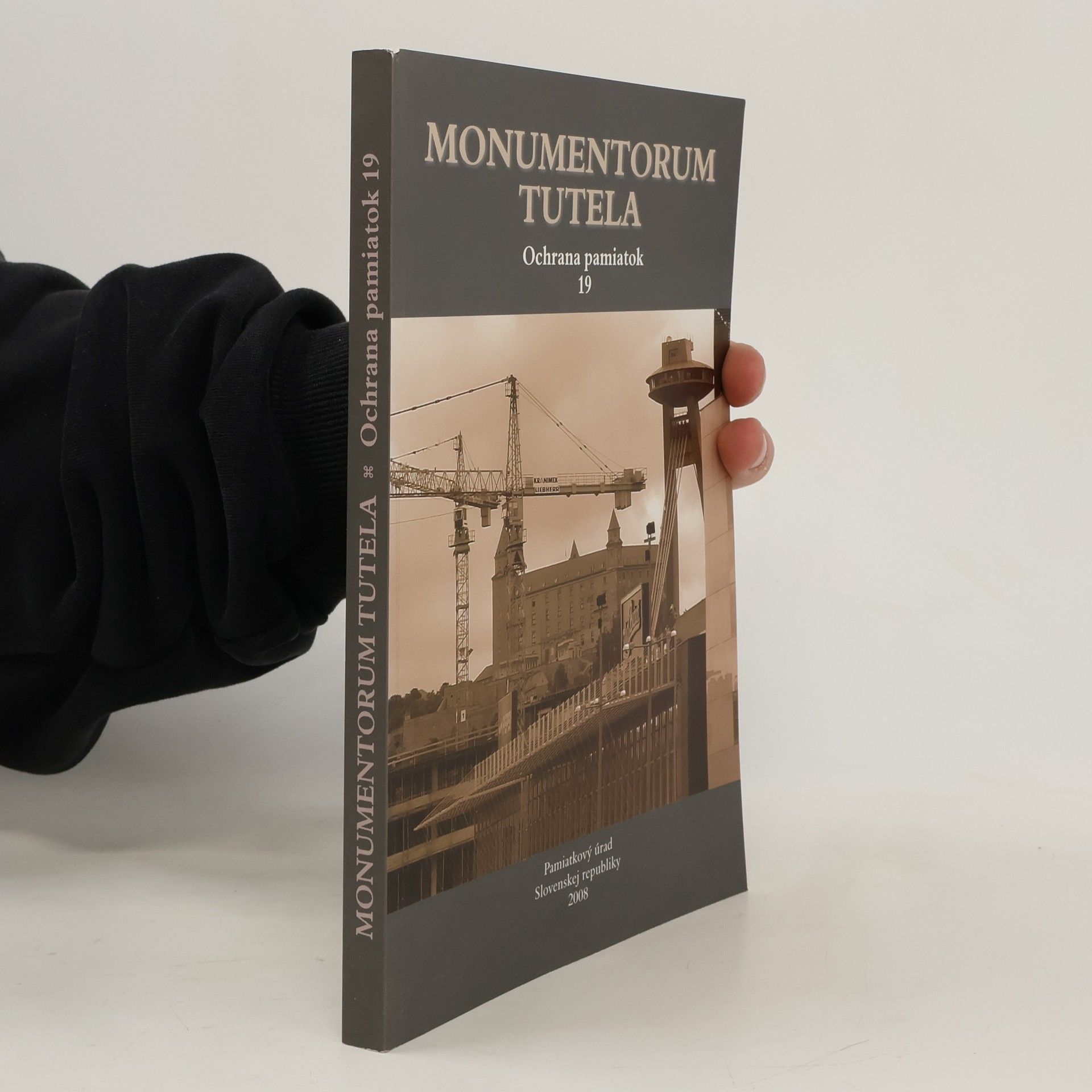 Katarína Kosová Monumentorum tutela : ochrana pamiatok 19