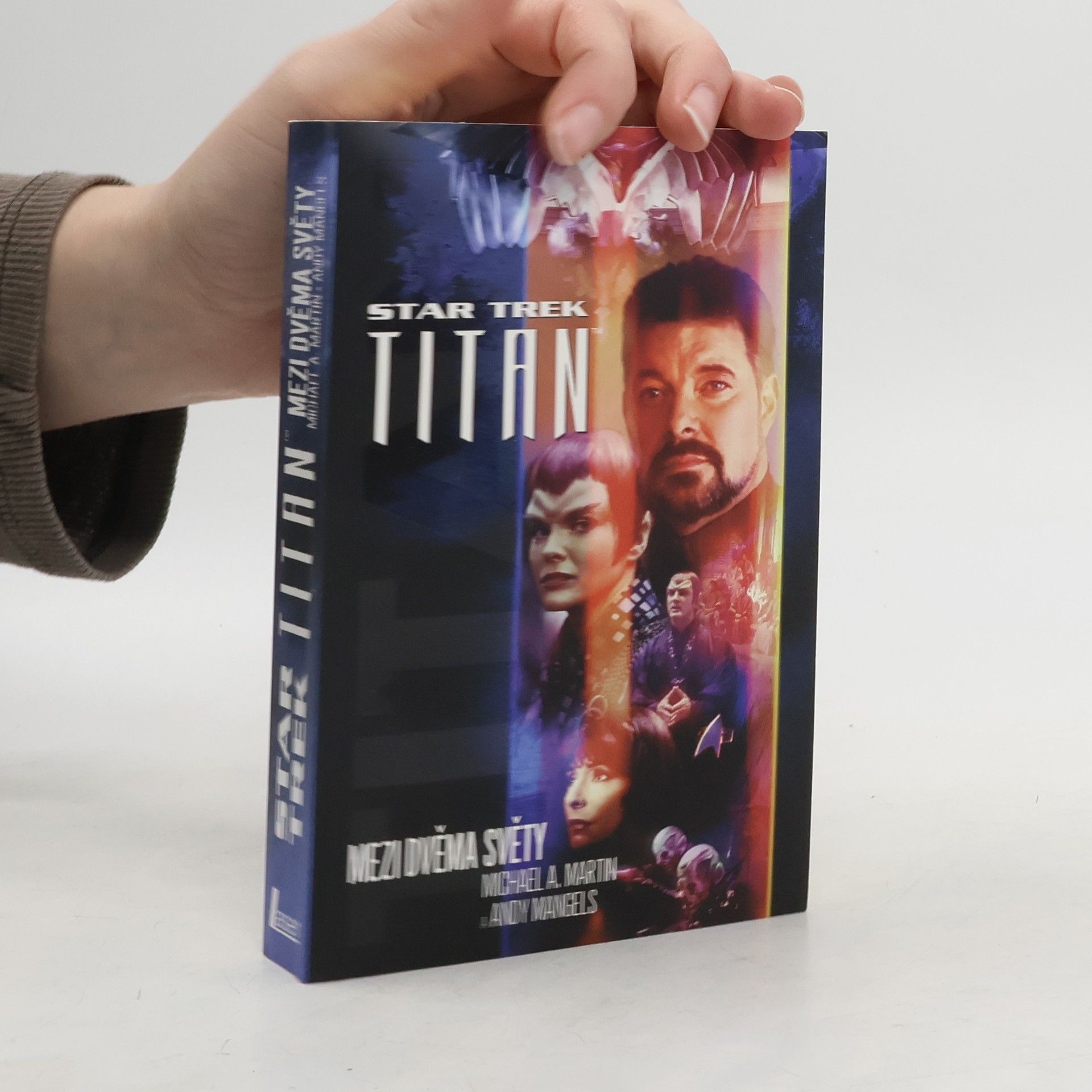 Michael A. Martin Star trek: Mezi dvěma světy