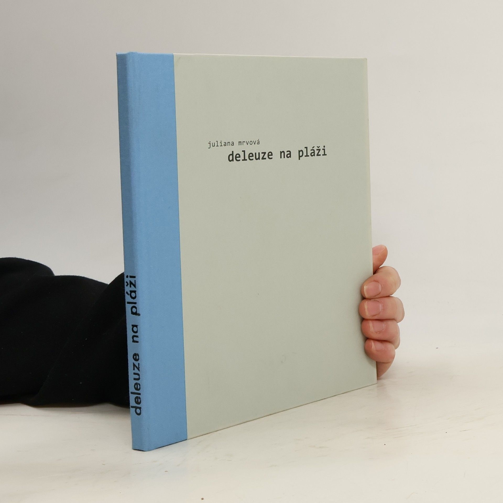 Juliana Mrvová Deleuze na pláži