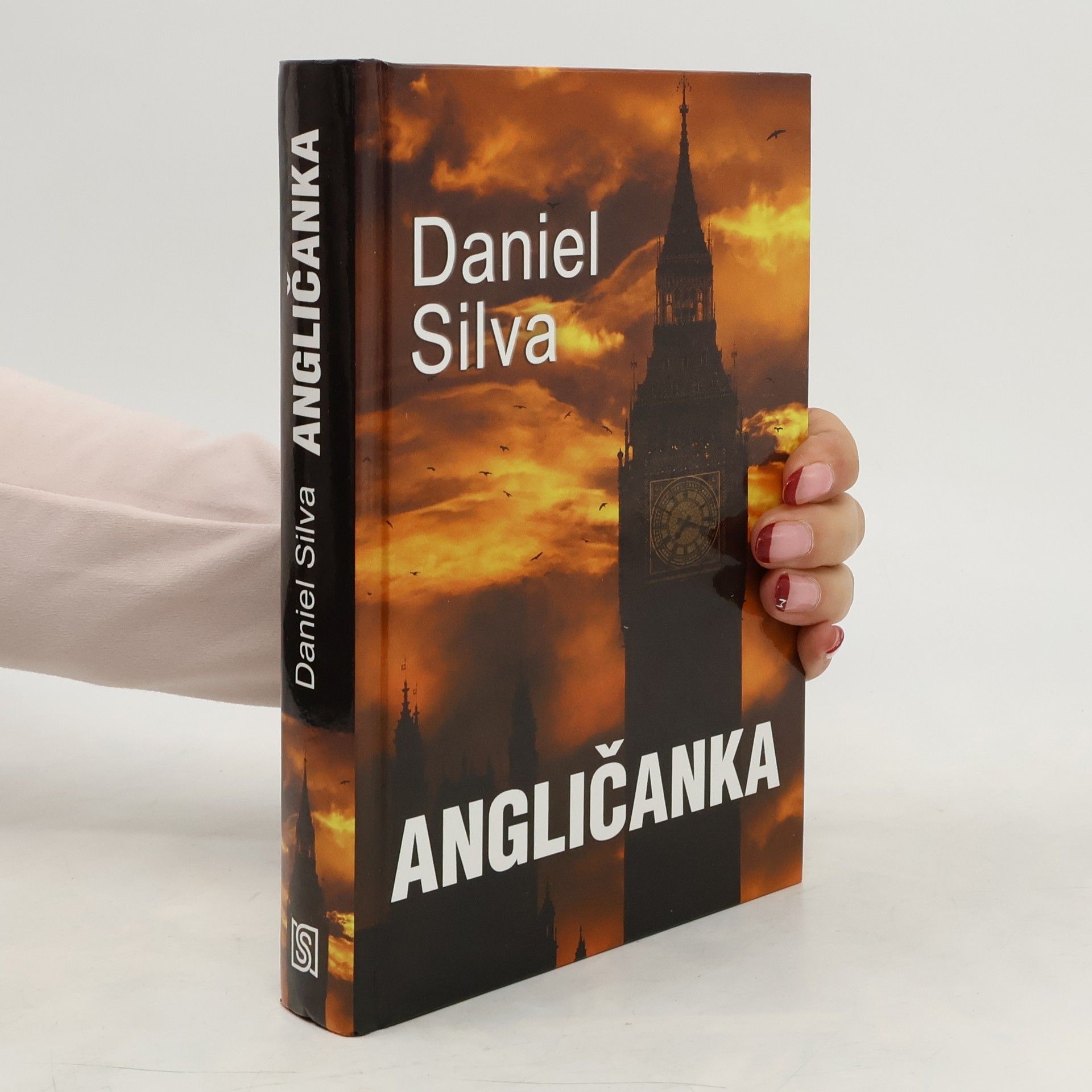 Daniel Silva Angličanka