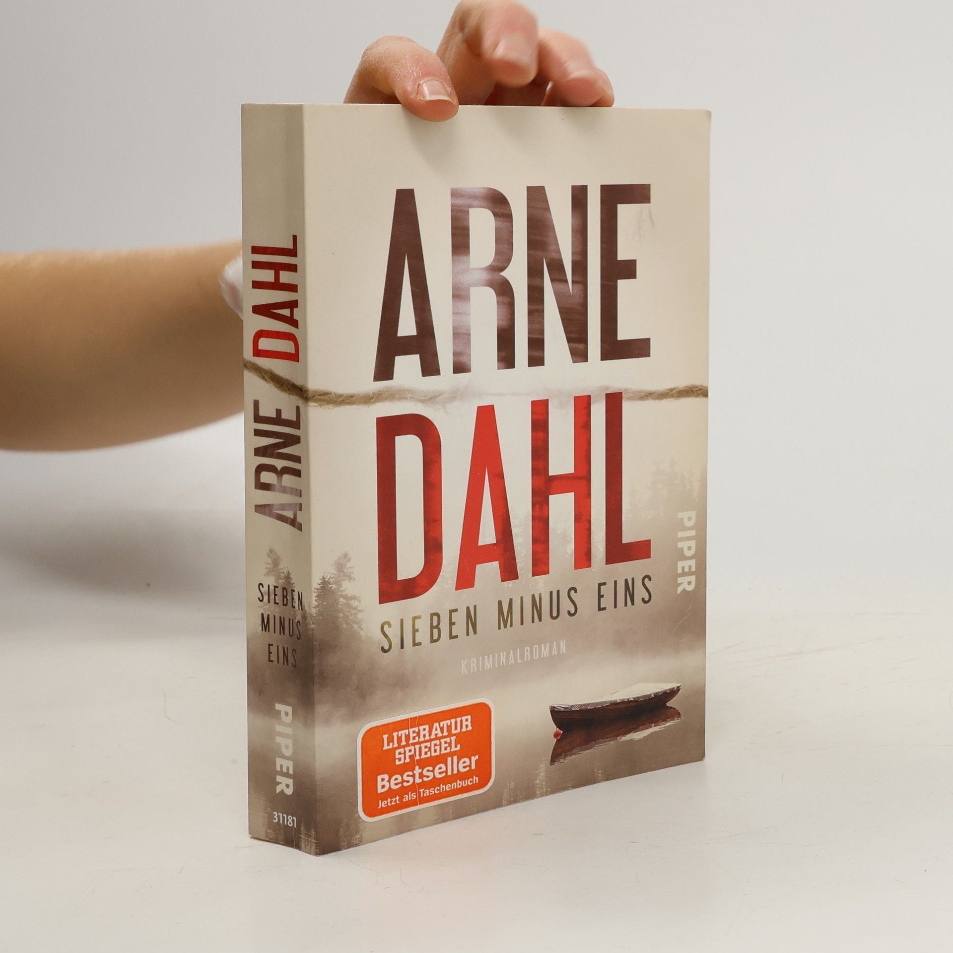 Jan Arnald Sieben minus eins