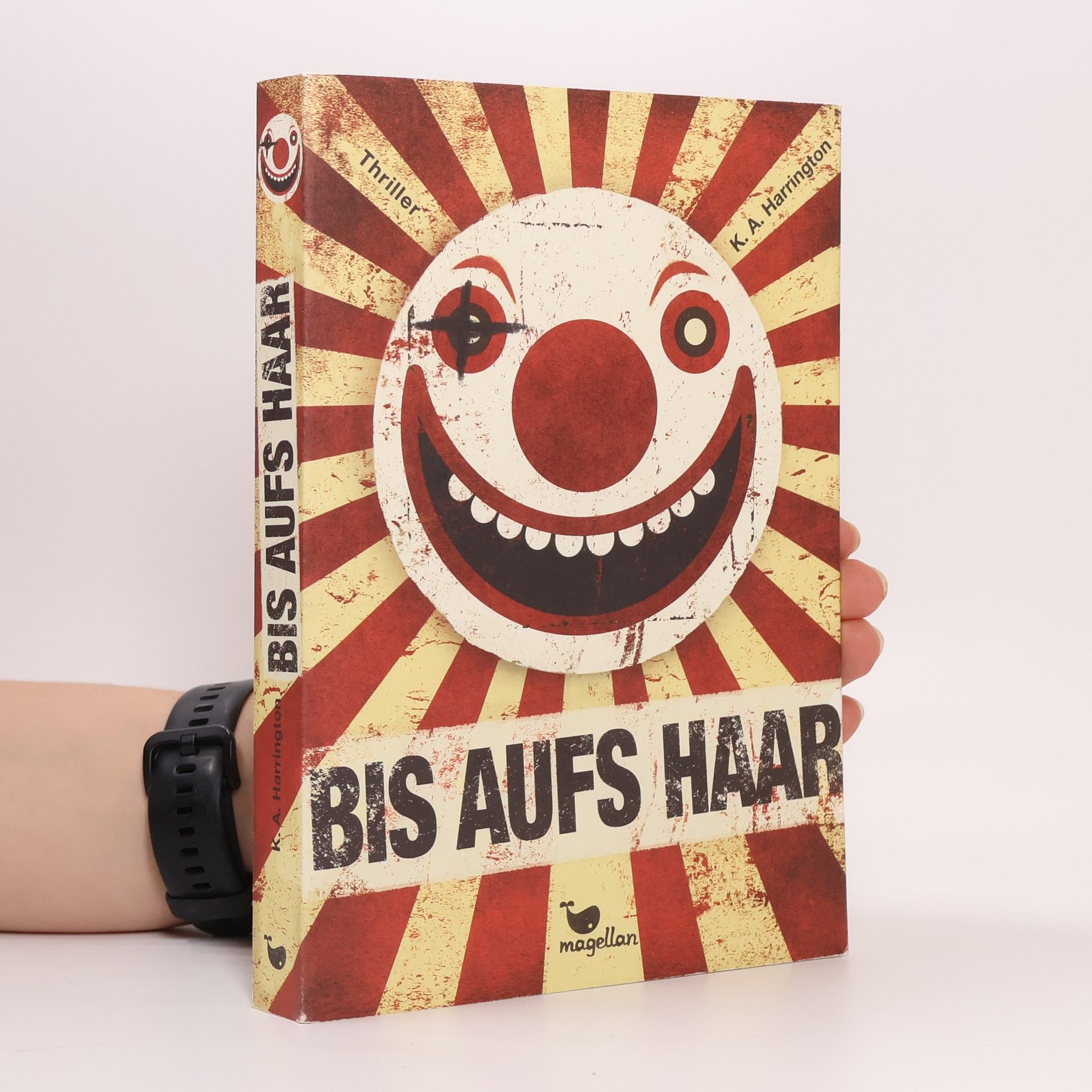 K. A. Harrington Bis aufs Haar