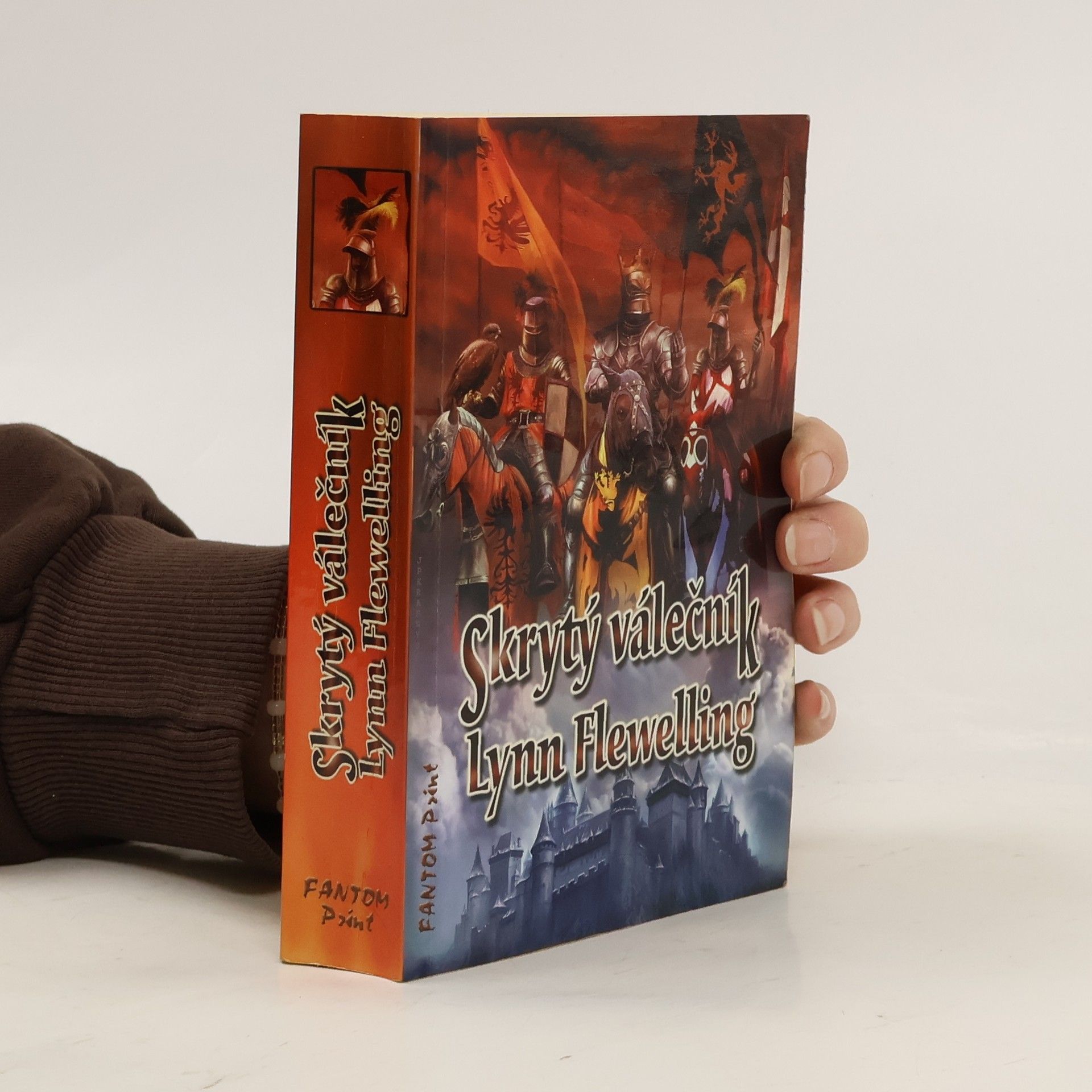 Lynn Flewelling Skrytý válečník