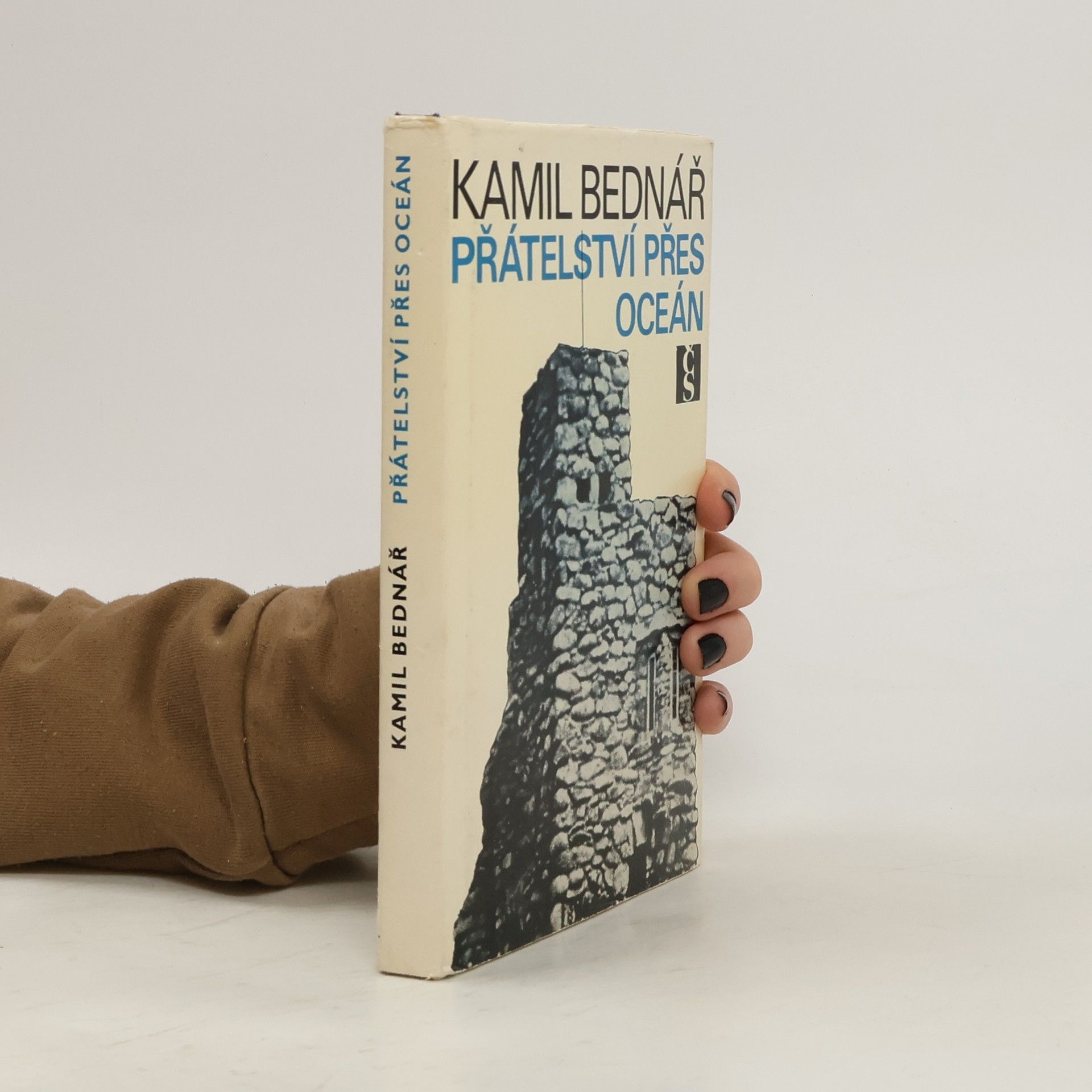 Přat́elství přes oceán