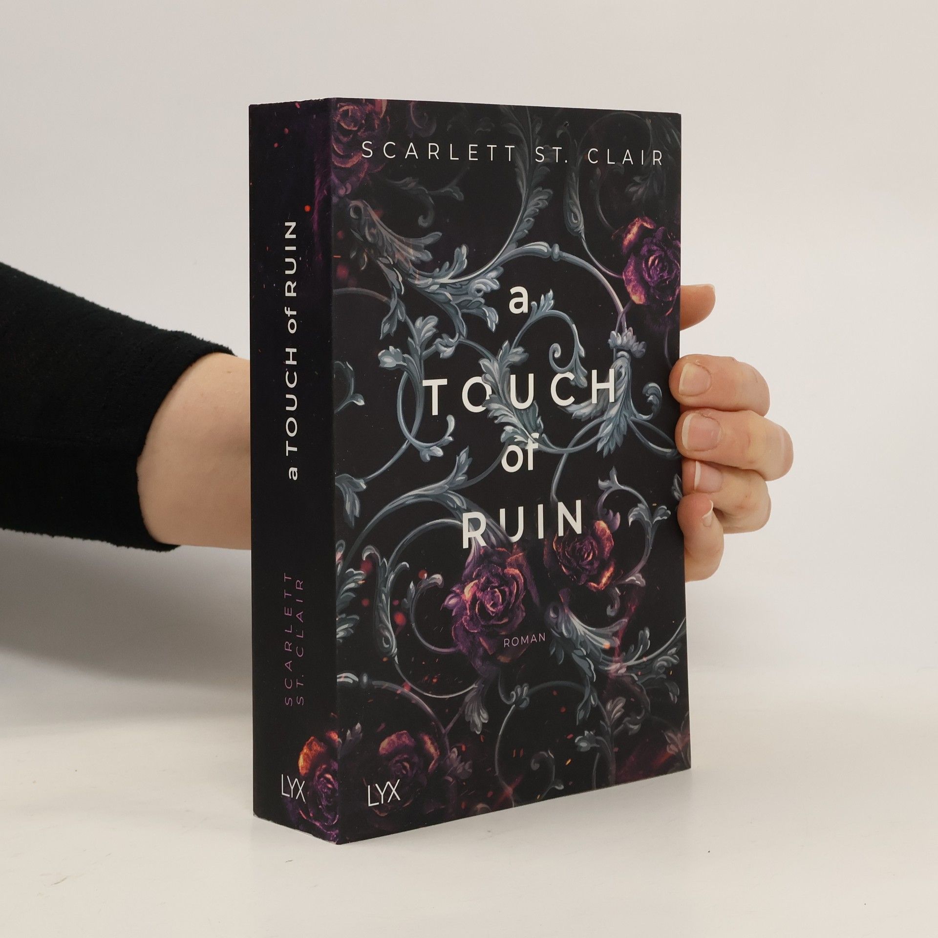 Scarlett St. Clair A Touch of Ruin
