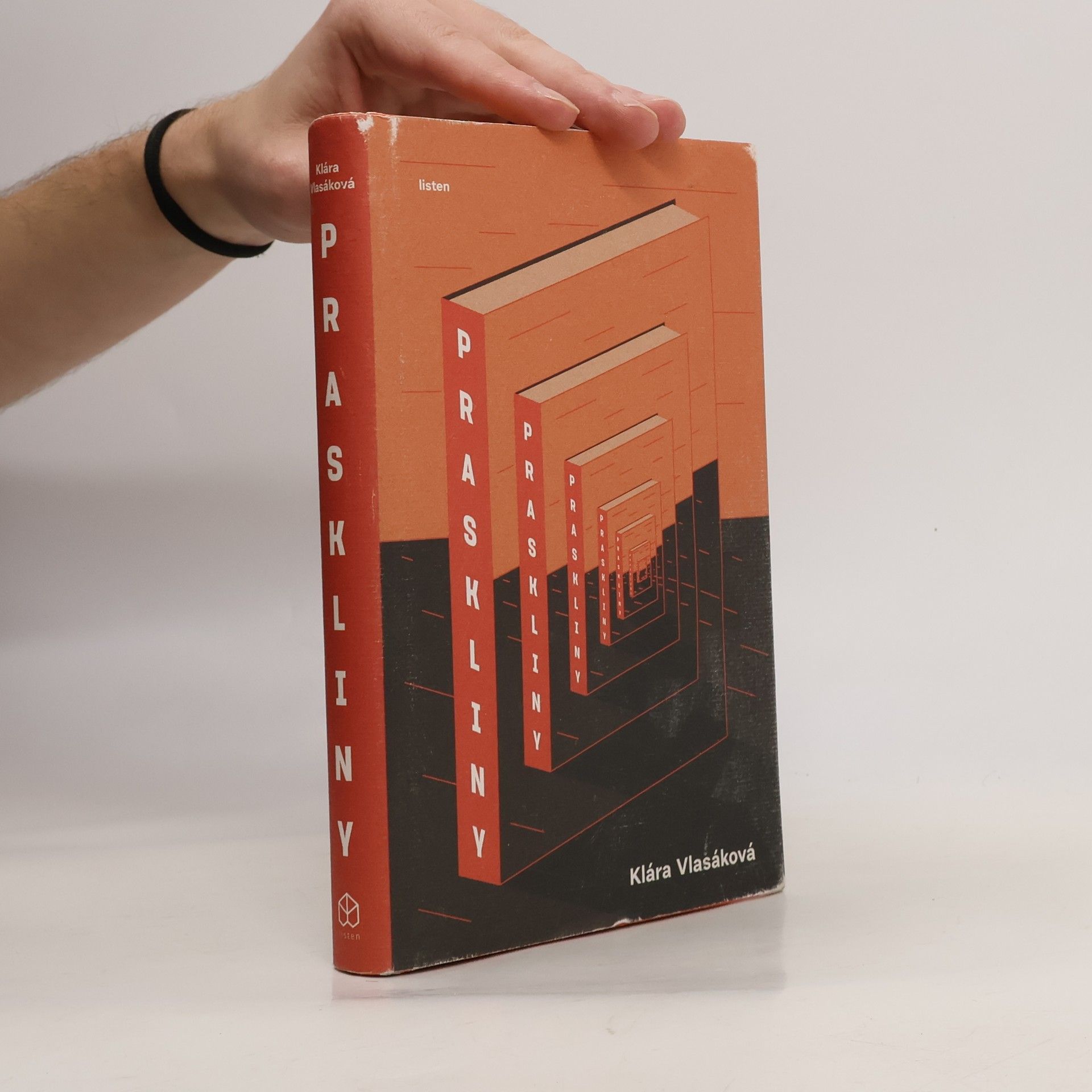 Klára Vlasáková Praskliny