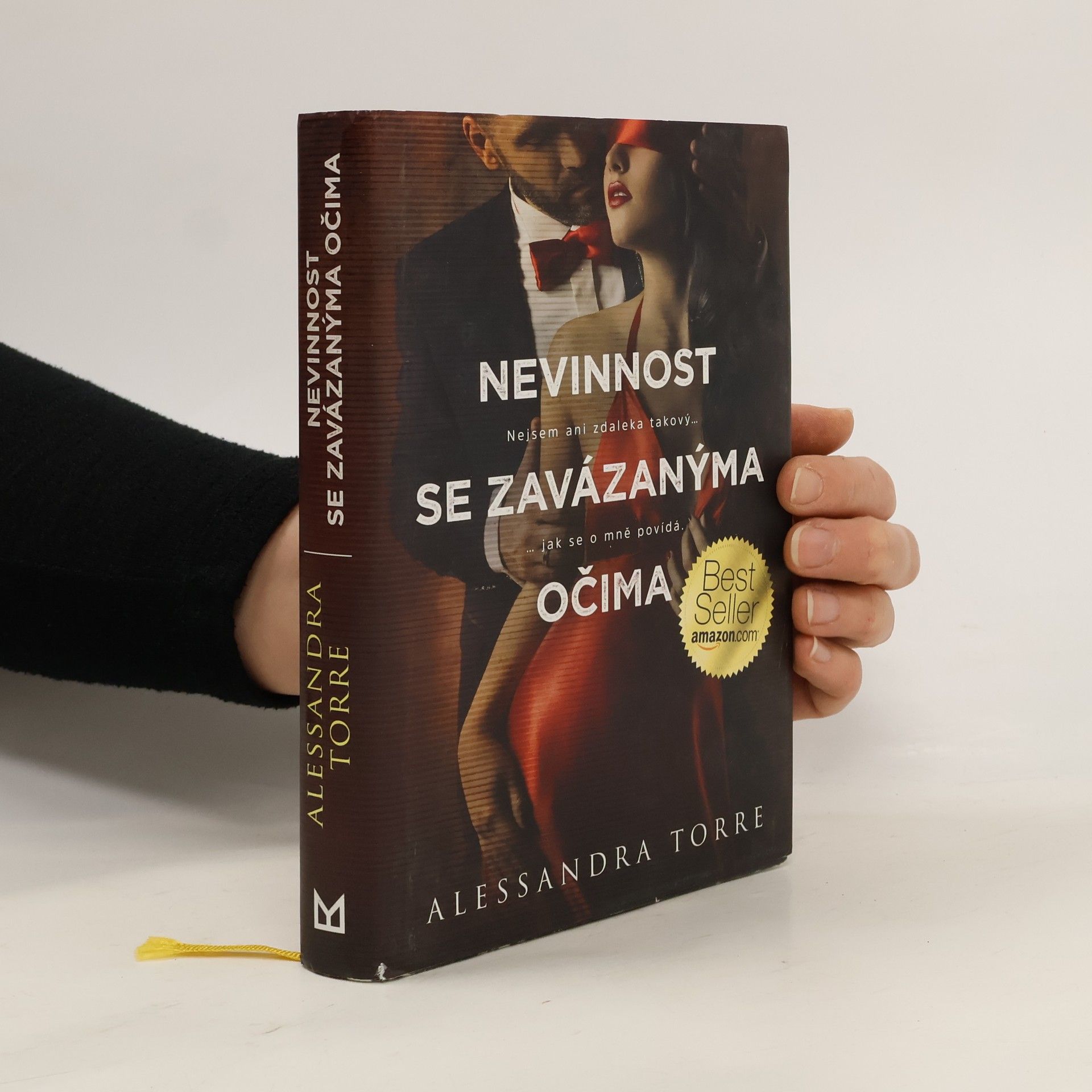 Alessandra Torre Nevinnost se závazanýma očima