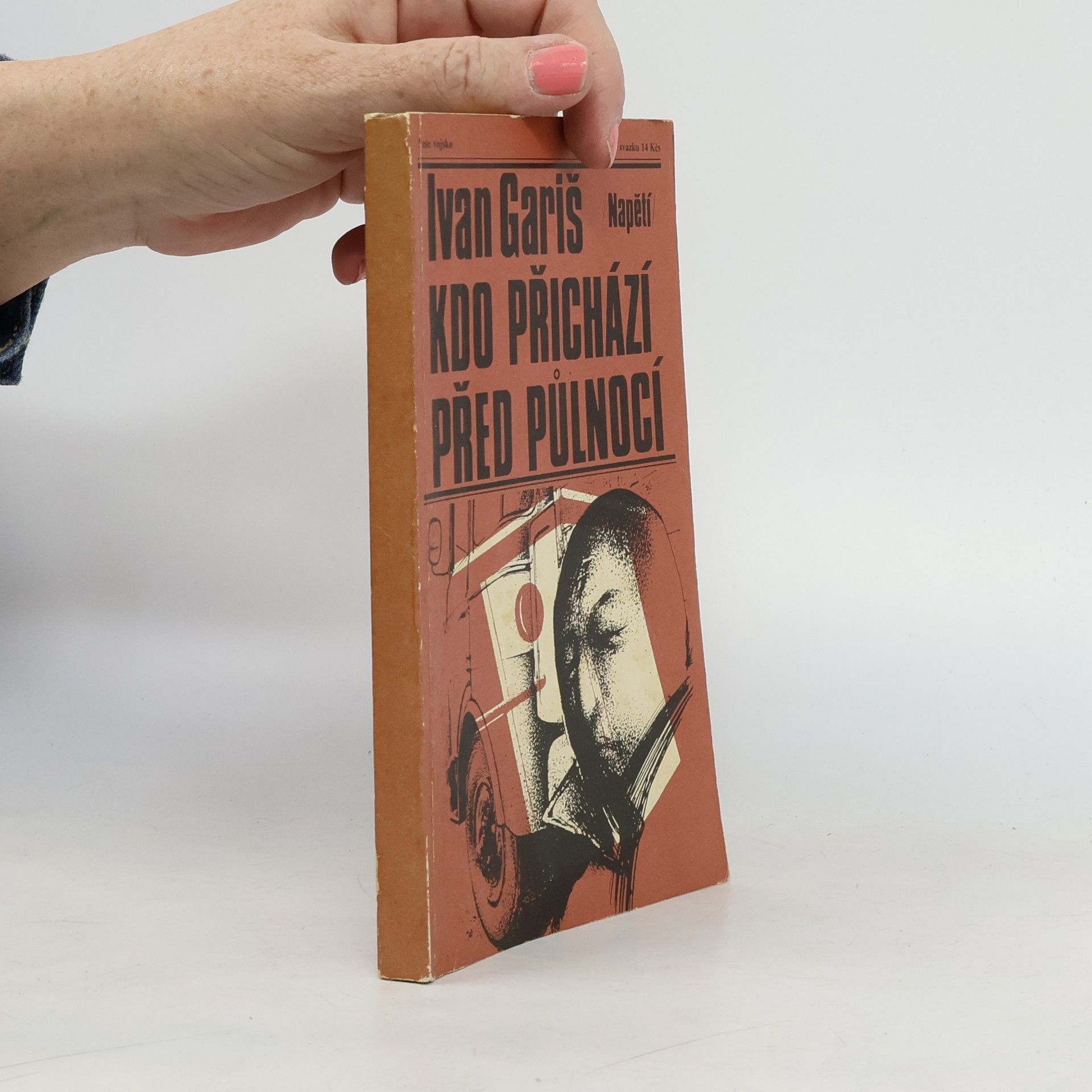 Ivan Gariš Kdo přichází před půlnocí