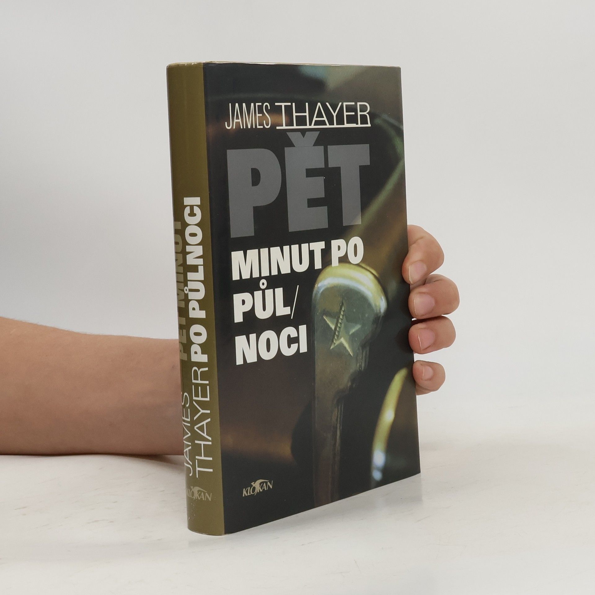 James Stewart Thayer Pět minut po půlnoci