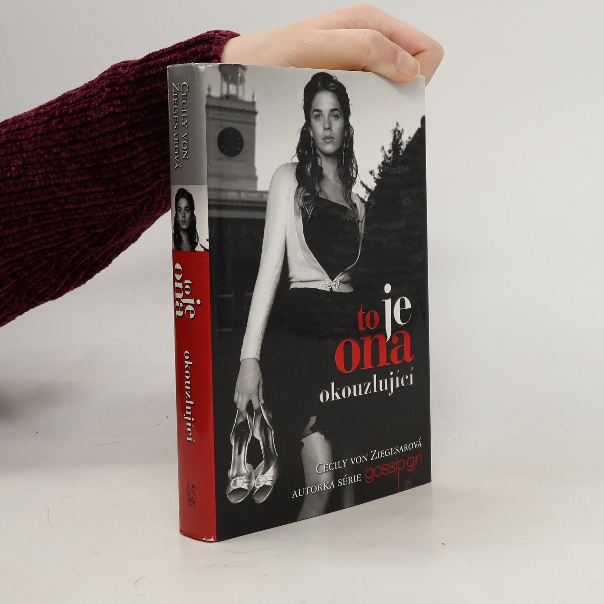 Cecily Von Ziegesar Okouzlující