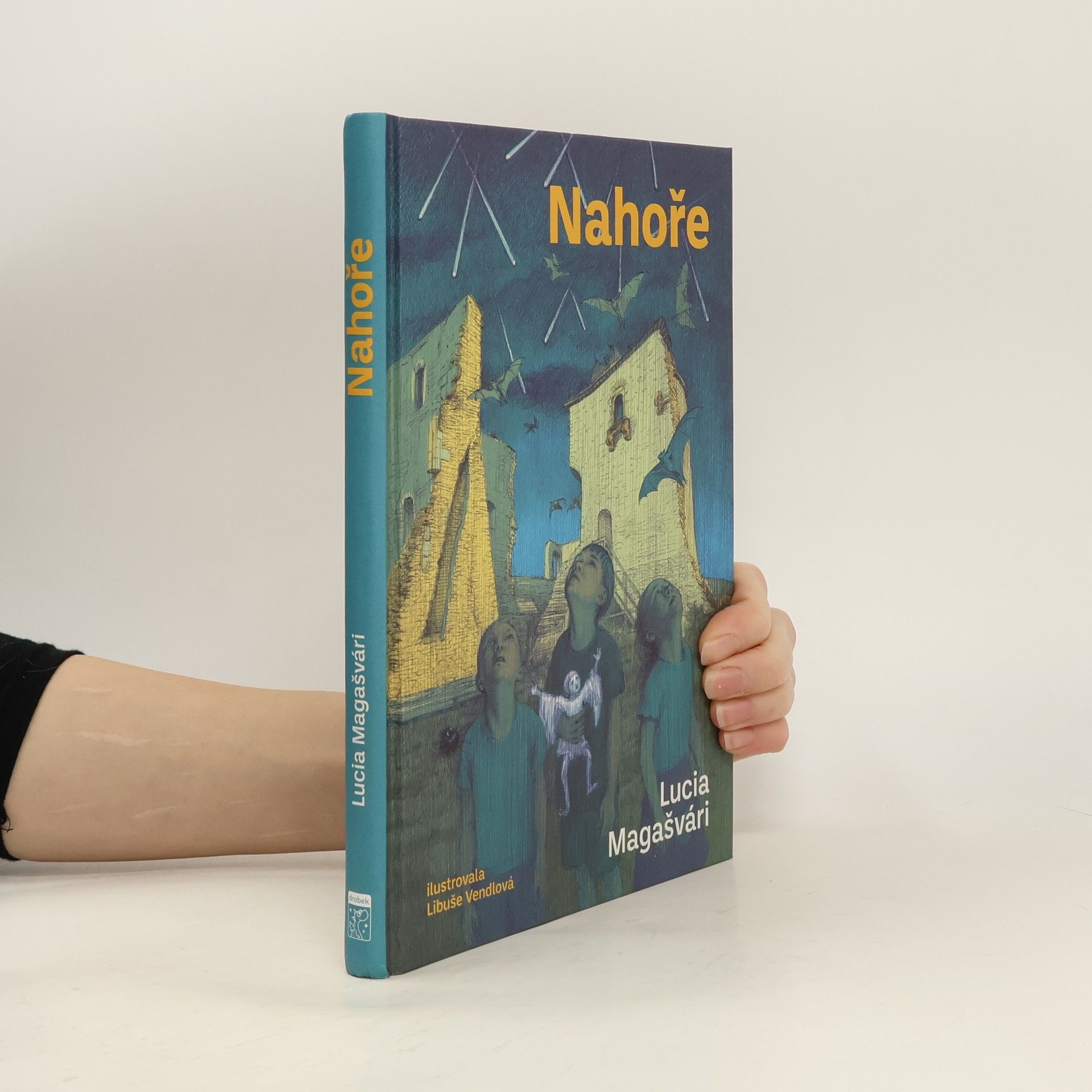 Lucia Magašvári Nahoře