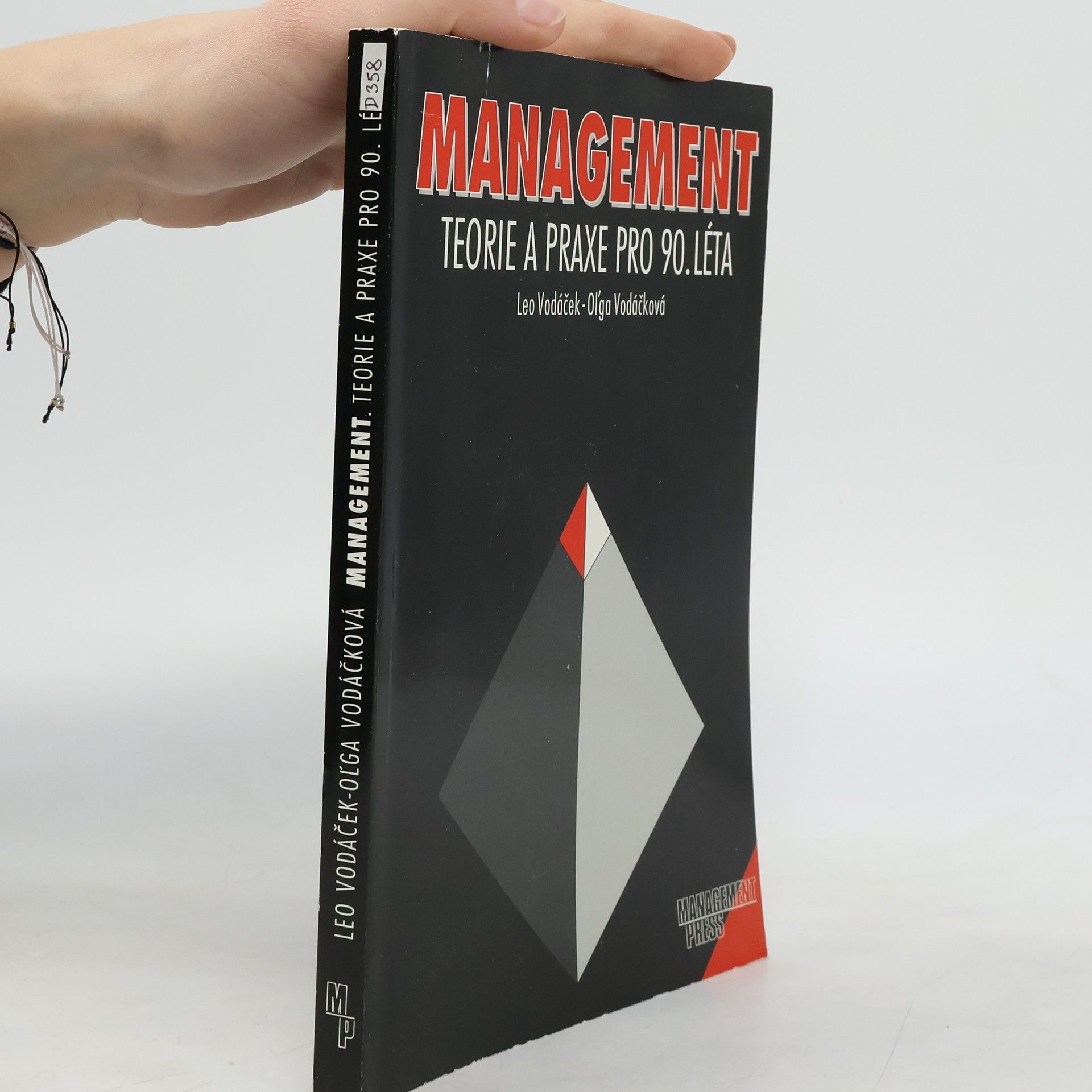 Management. Teorie a praxe pro 90. léta